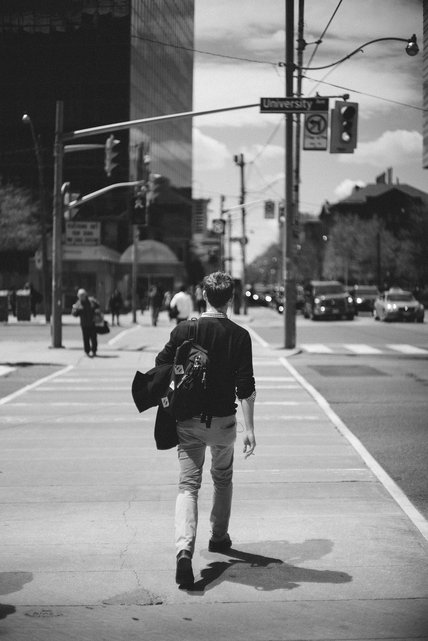 Summilux-M 1:1.4/50 sample photo. Walk photography