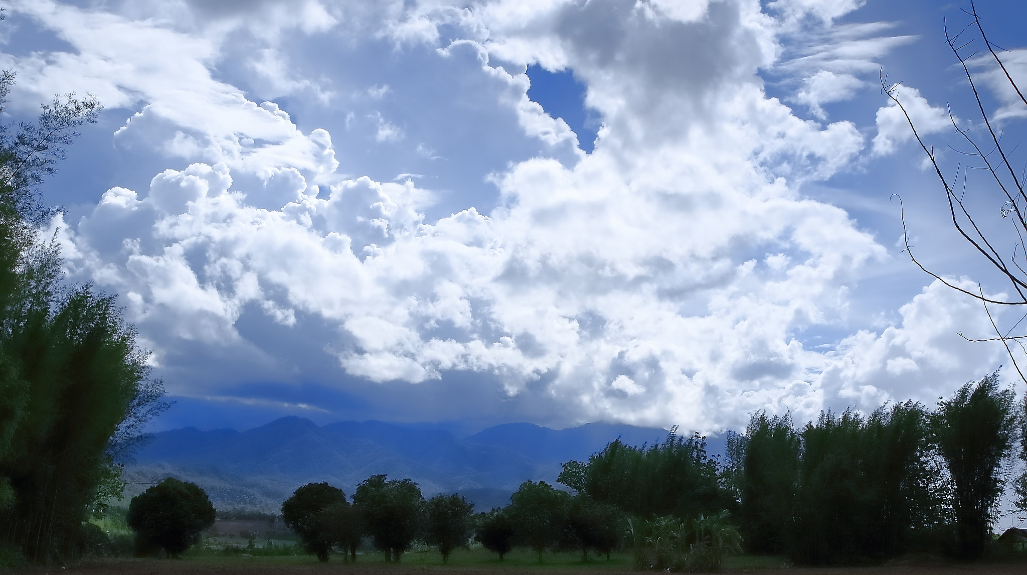 Canon EF 24mm F1.4L II USM sample photo. Cloud photography