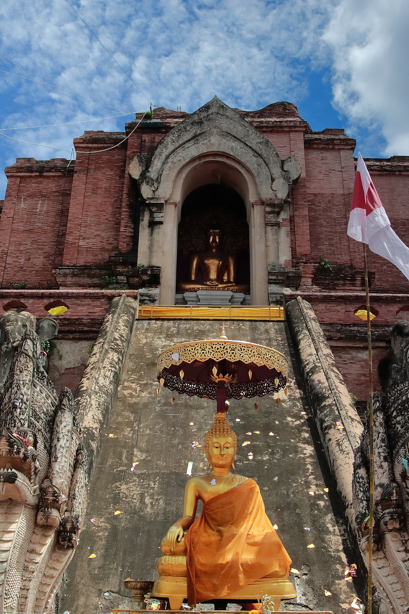 Canon EF 24mm F1.4L II USM sample photo. Temple photography