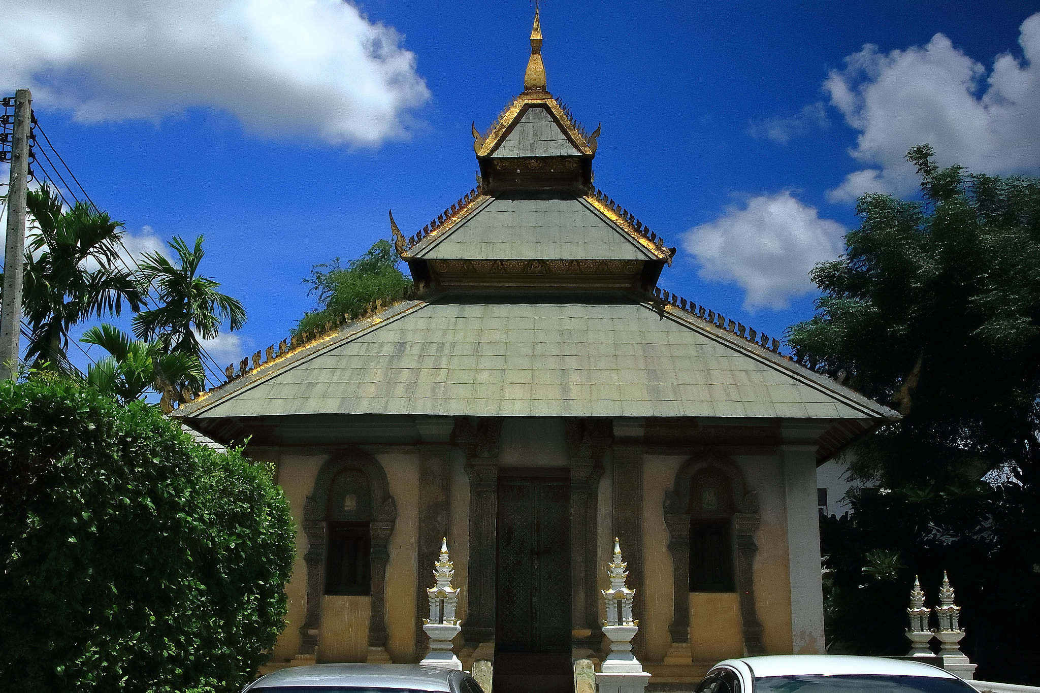 Canon EF 24mm F1.4L II USM sample photo. Temple photography