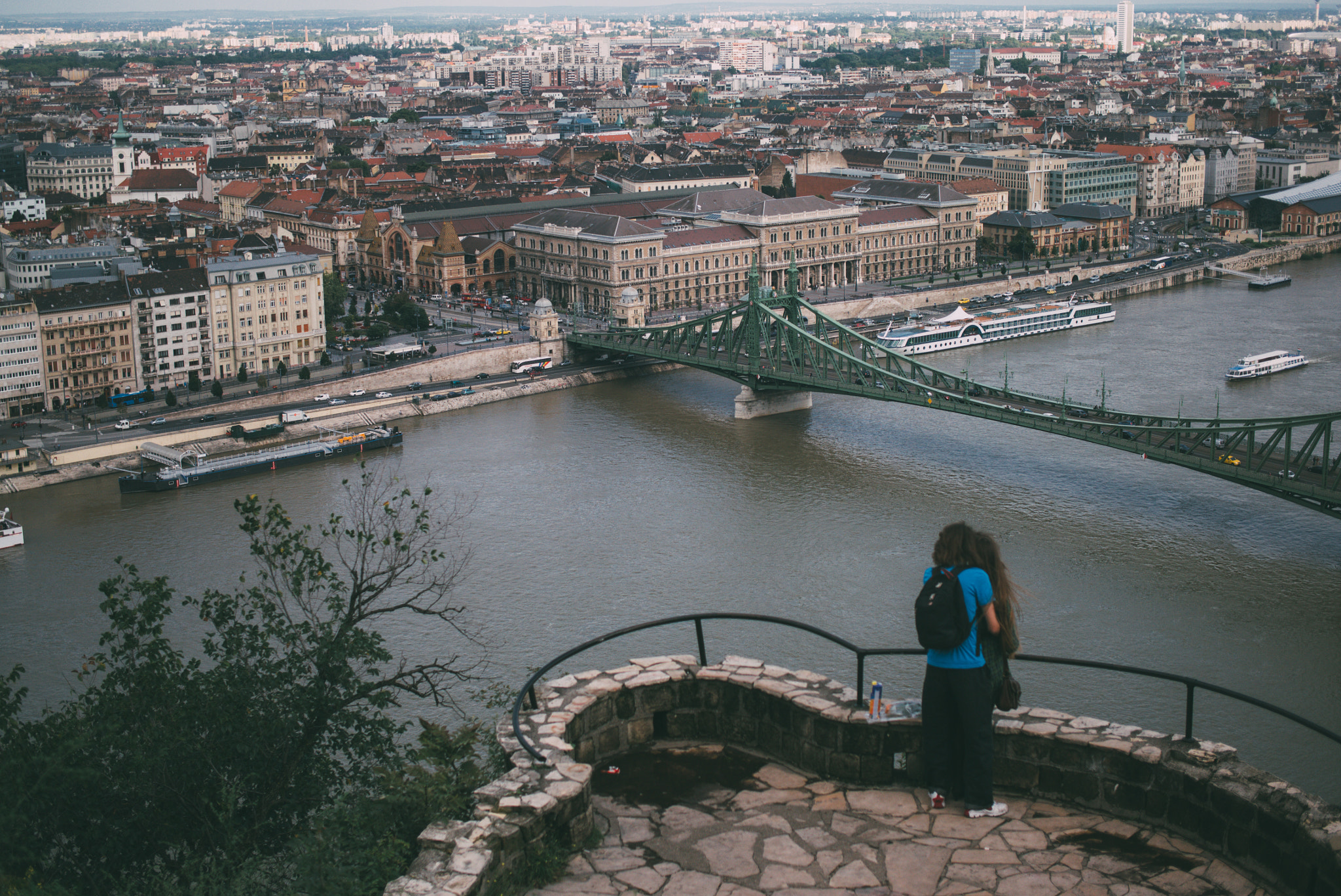 Panasonic Lumix DMC-GX1 + Olympus M.Zuiko Digital 25mm F1.8 sample photo. Lovers in budapest photography