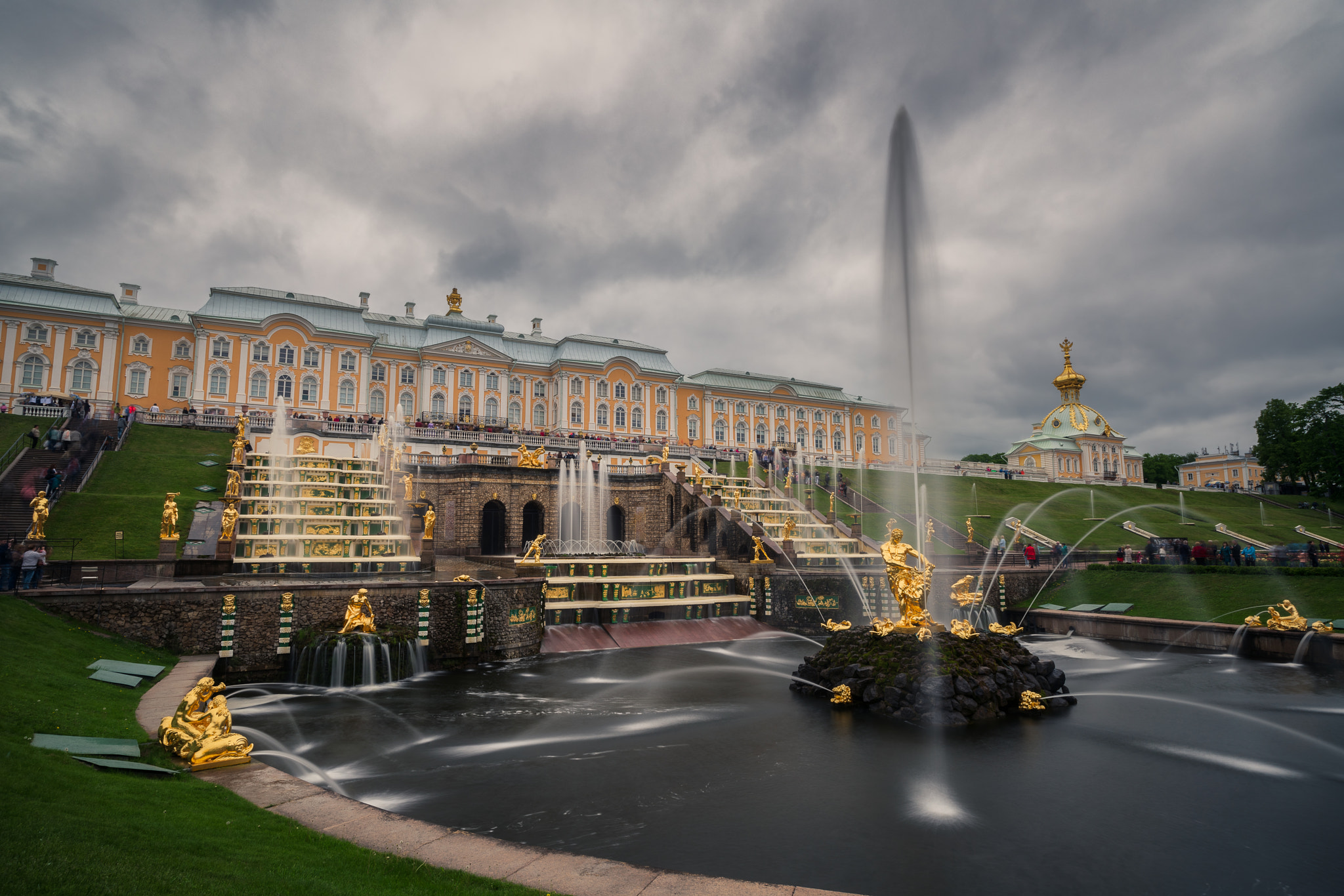 Sony a7R II + Sony Vario-Sonnar T* 16-35mm F2.8 ZA SSM sample photo. Peterhof palace photography