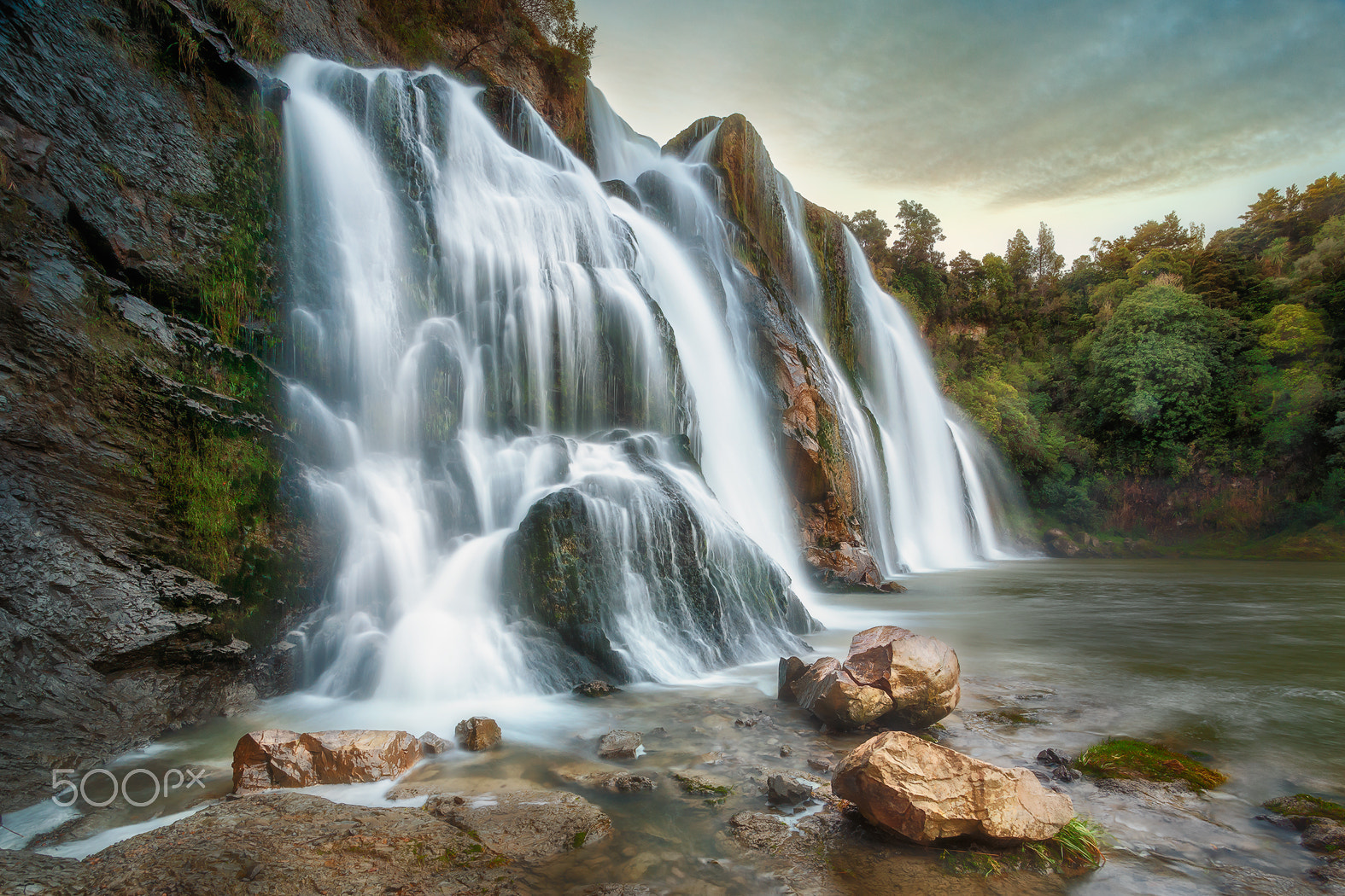 Sony Alpha DSLR-A850 + Minolta AF 17-35mm F2.8-4 (D) sample photo. Waihi falls | waione photography