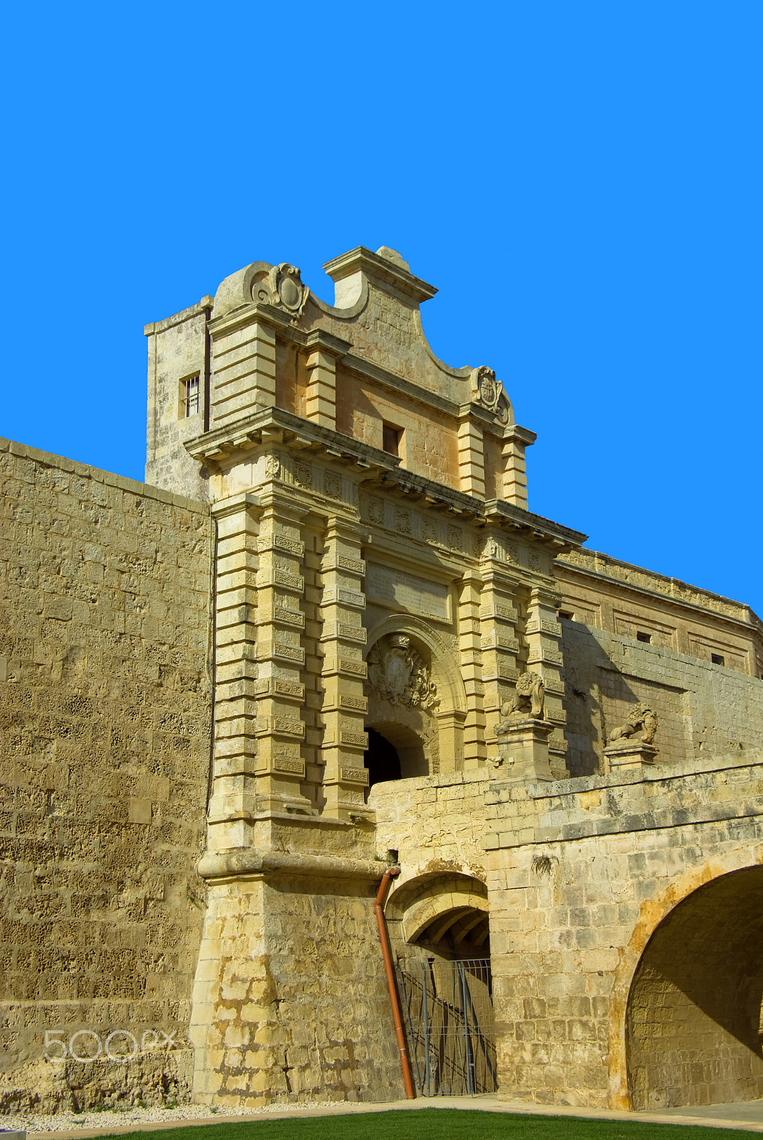 Pentax K200D + Pentax smc DA 16-45mm F4 ED AL sample photo. Malta - mdina photography