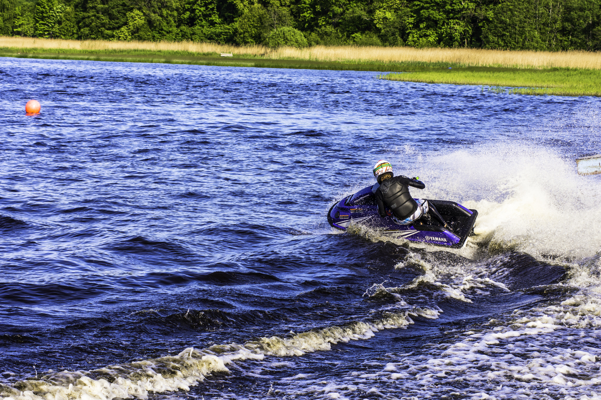 AF Zoom-Nikkor 75-300mm f/4.5-5.6 sample photo. Gavle jetski. photography