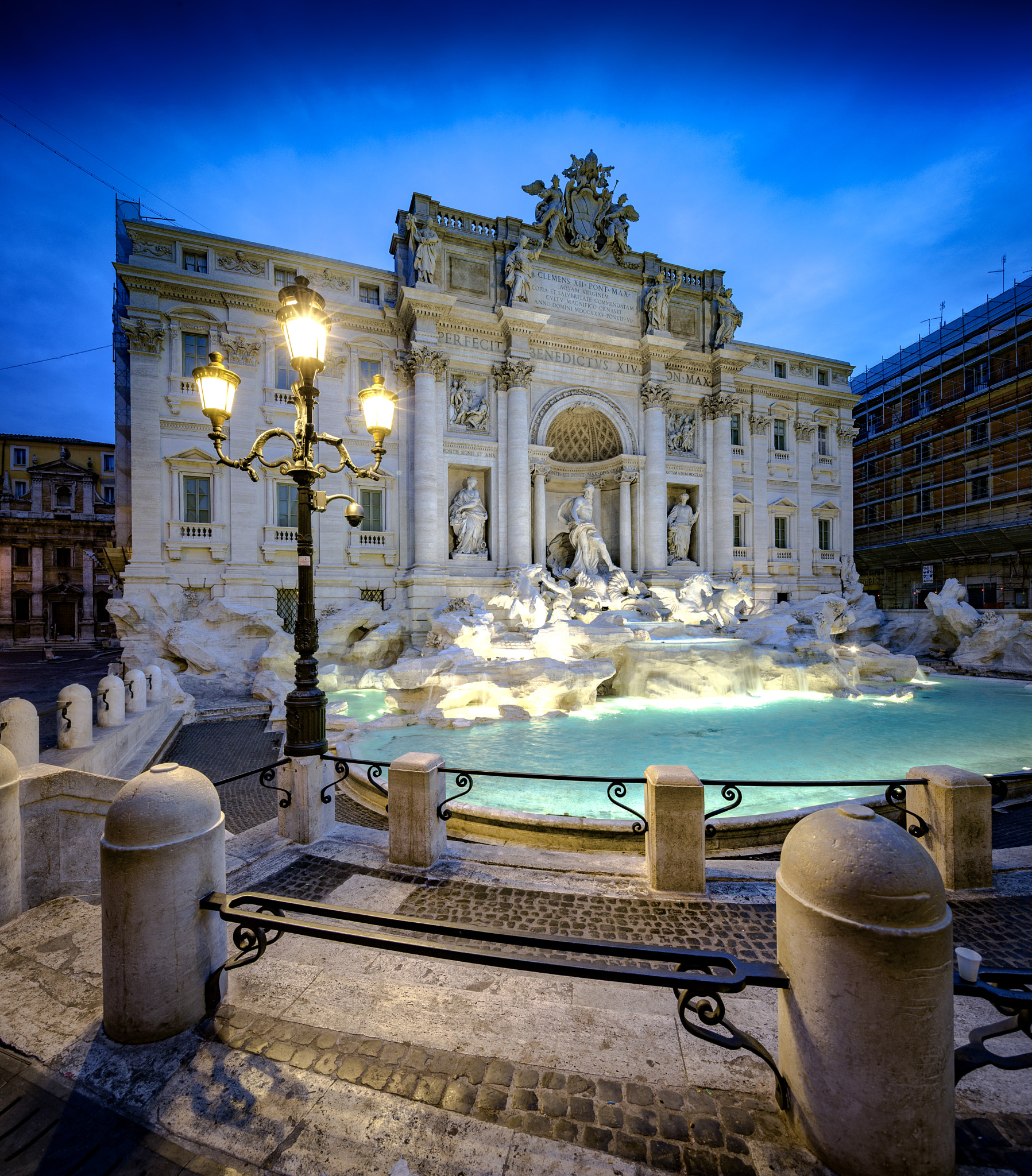 Canon EOS-1D X + Canon TS-E 17mm F4L Tilt-Shift sample photo. Rome day dawn trevi fountain photography