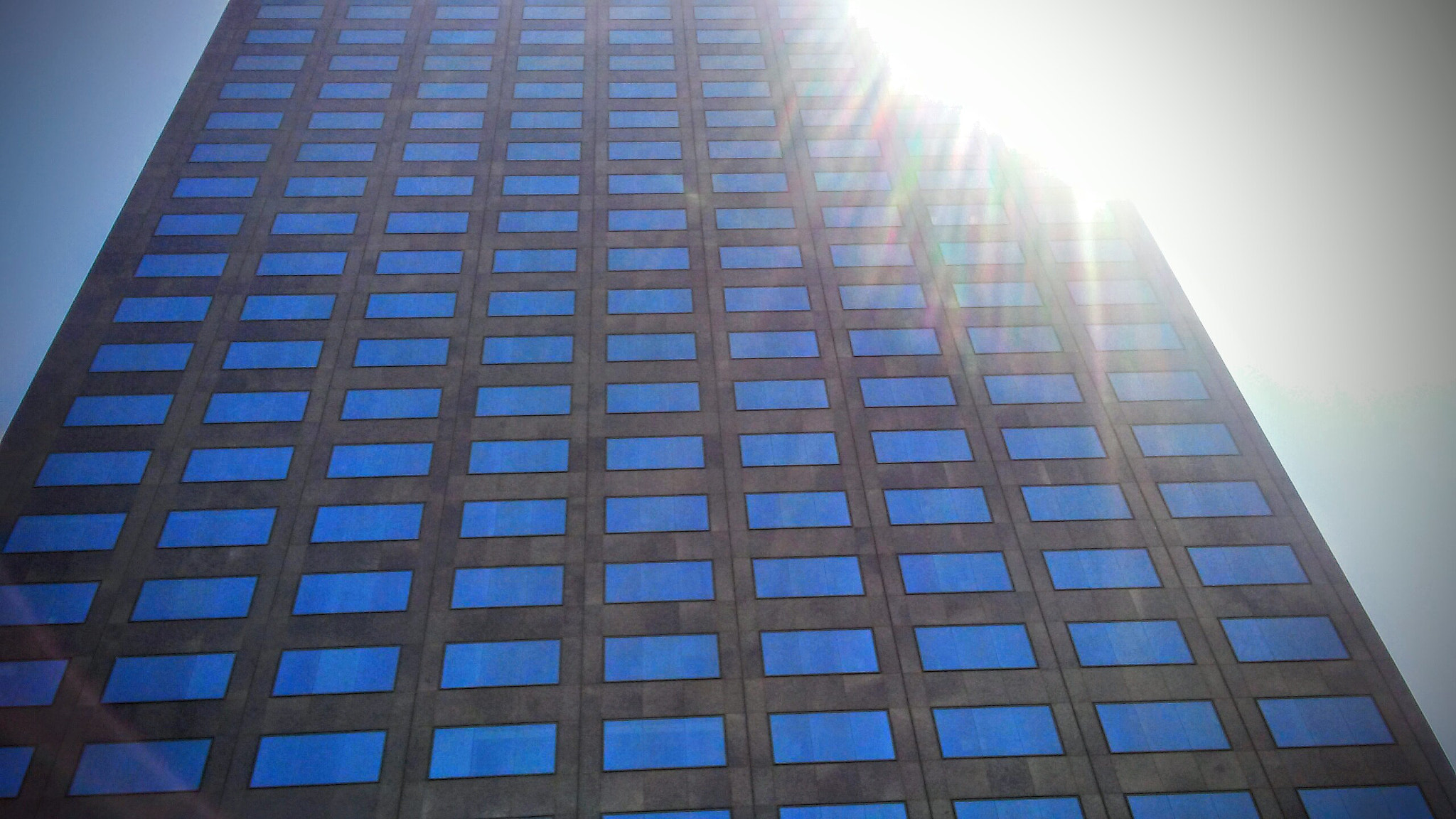 LG M1 sample photo. One of three sided building. photography