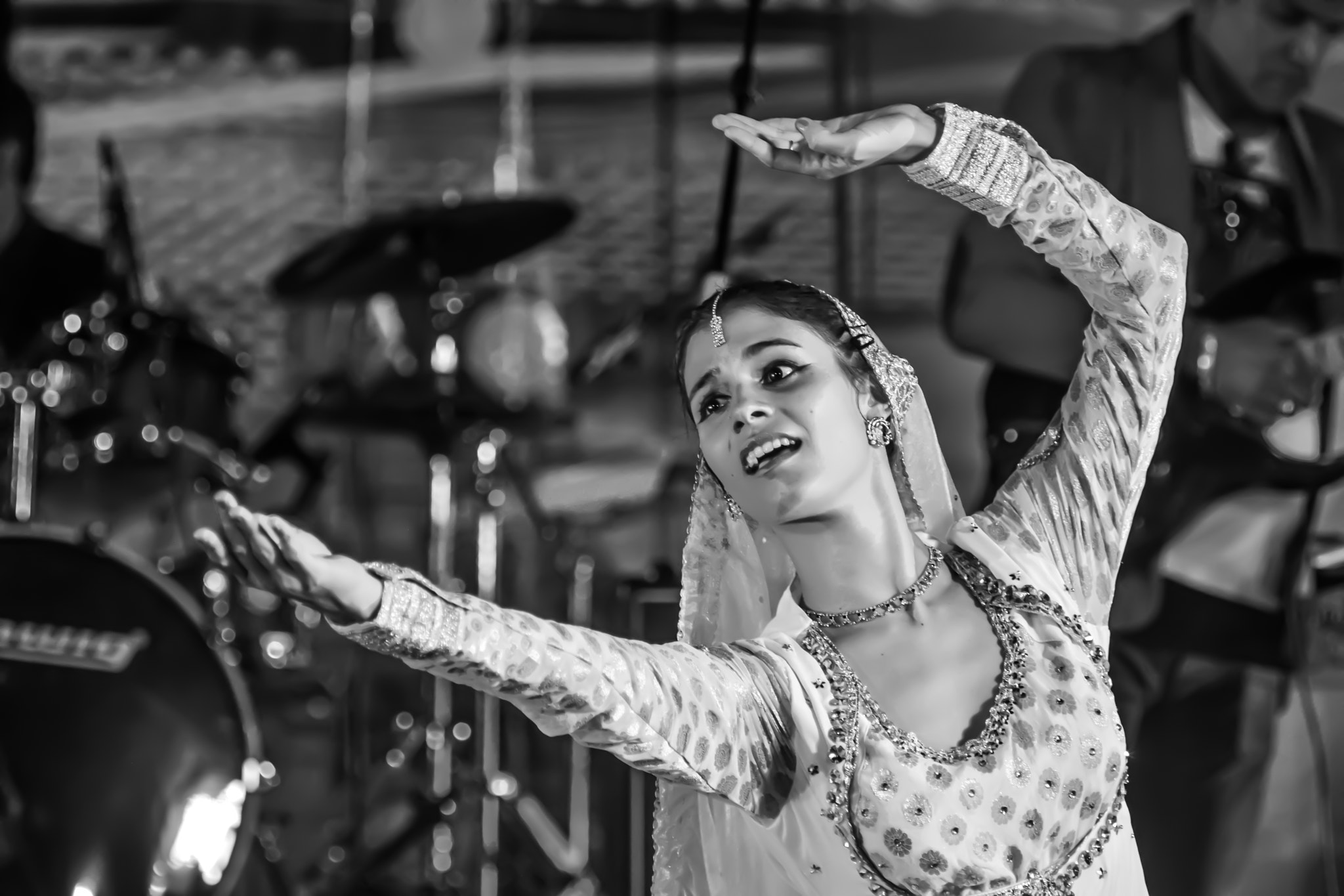 Nikon AF-Nikkor 80-200mm F2.8D ED sample photo. Indian dancer photography