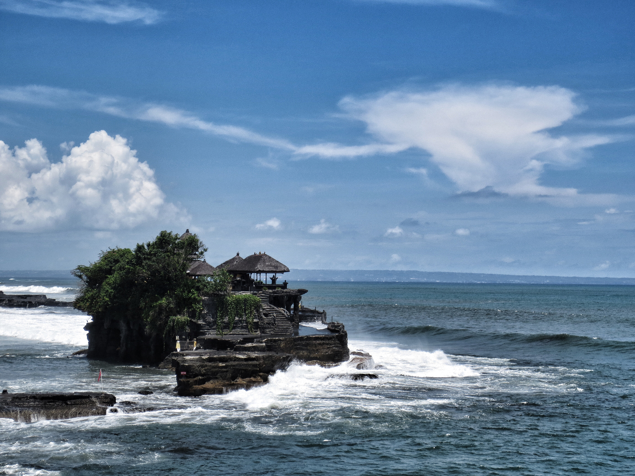 Canon IXUS 240 HS sample photo. Tanah lot, bali photography