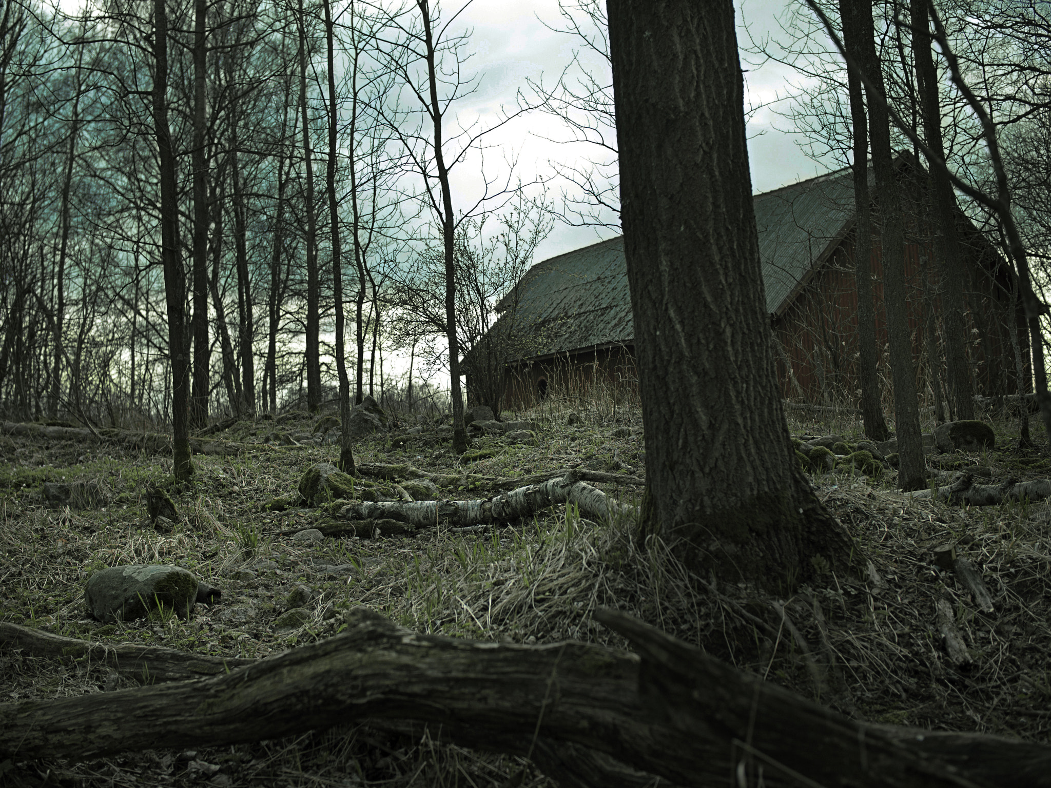 Olympus PEN E-PL3 + Olympus M.Zuiko Digital 25mm F1.8 sample photo. Dark barn photography