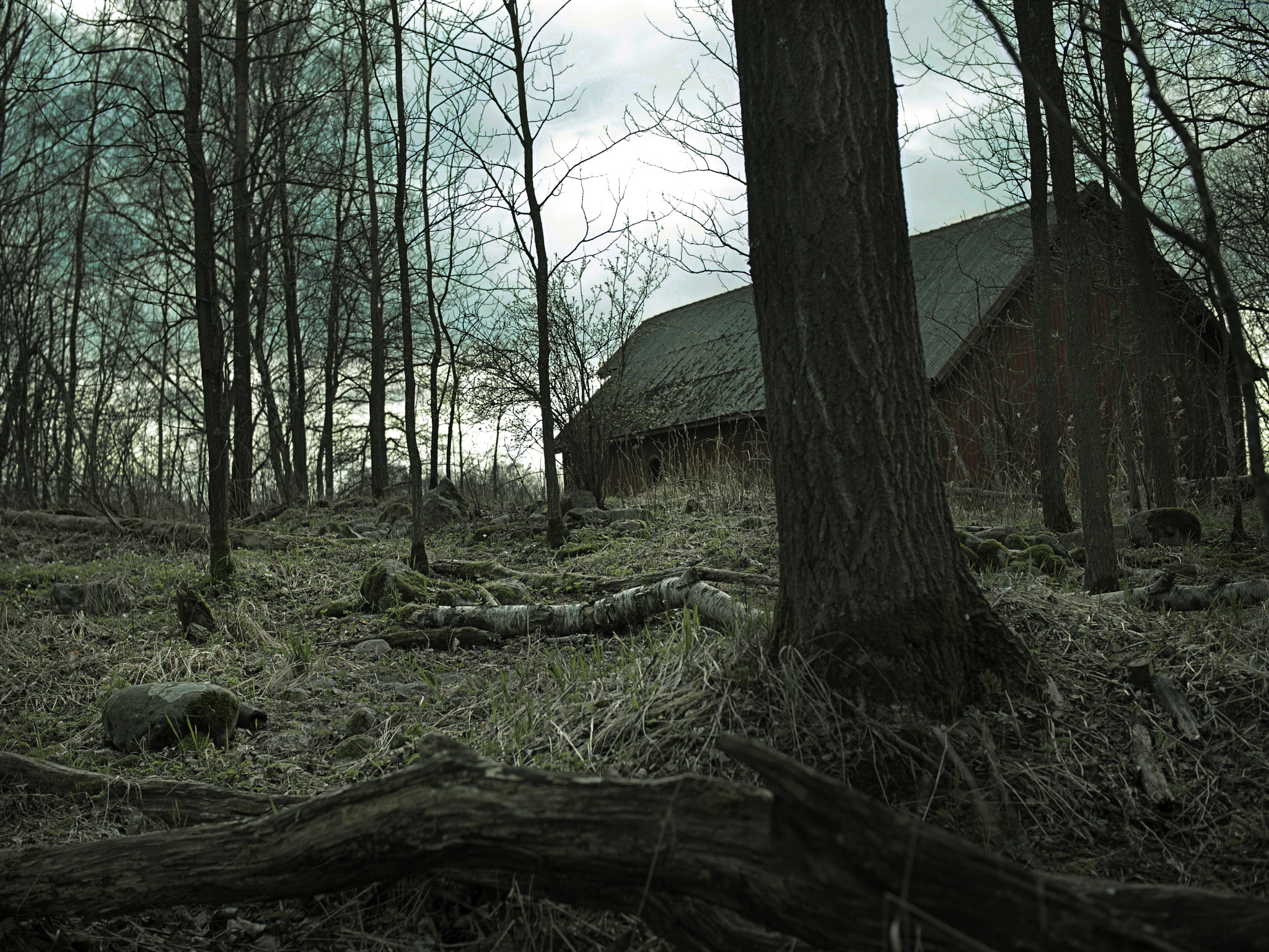 Olympus PEN E-PL3 + Olympus M.Zuiko Digital 25mm F1.8 sample photo. Dark barn photography