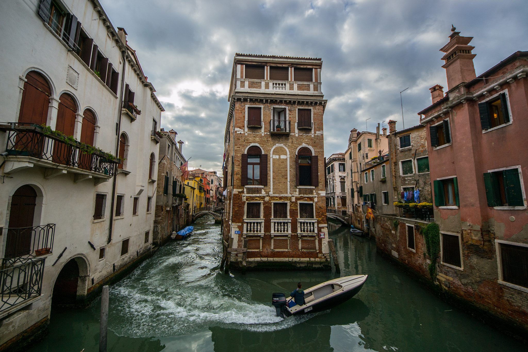 Sigma 8-16mm F4.5-5.6 DC HSM sample photo. City tales venice photography