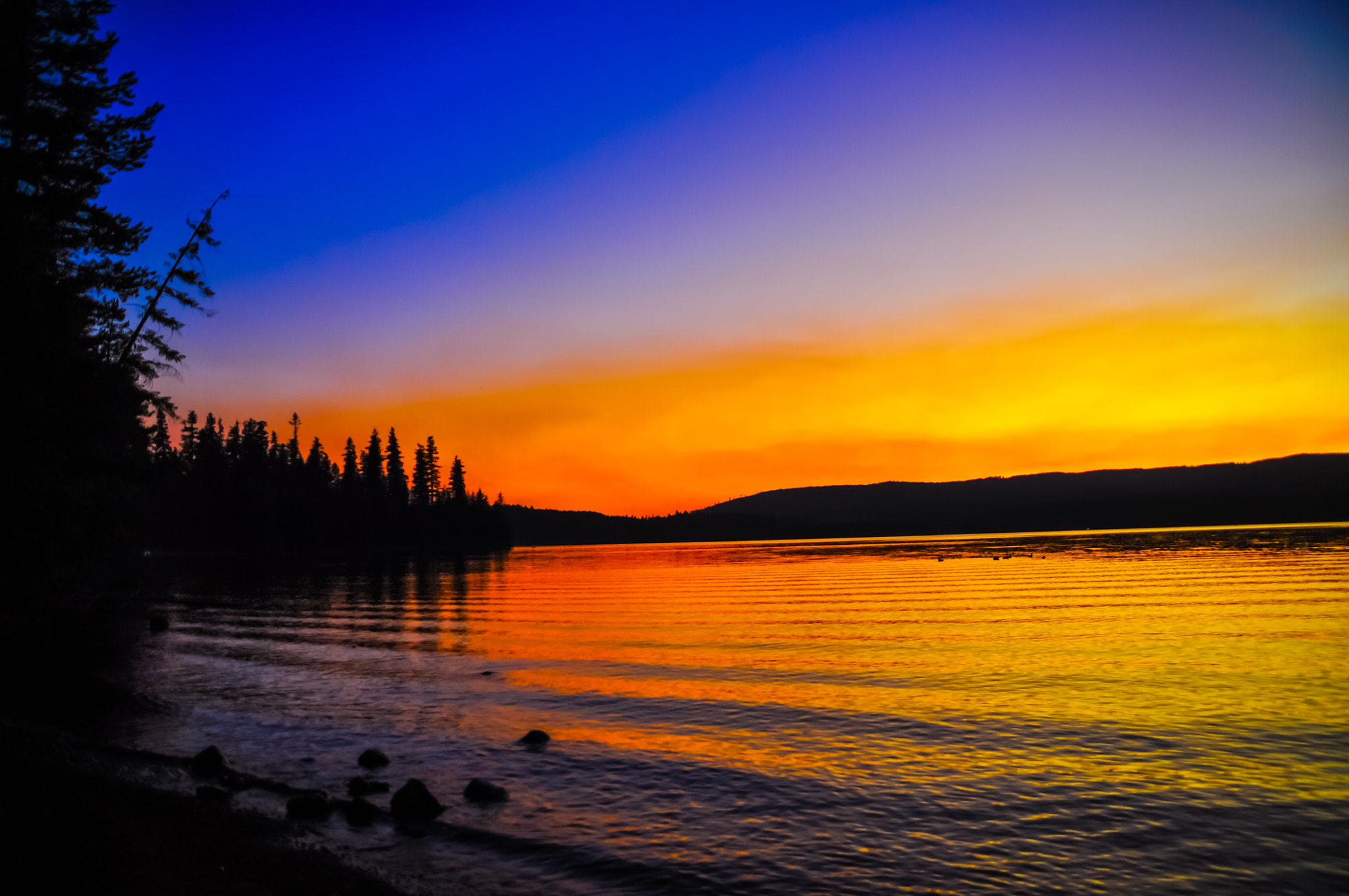 Nikon D90 + Sigma 18-200mm F3.5-6.3 DC sample photo. Oregon lake photography
