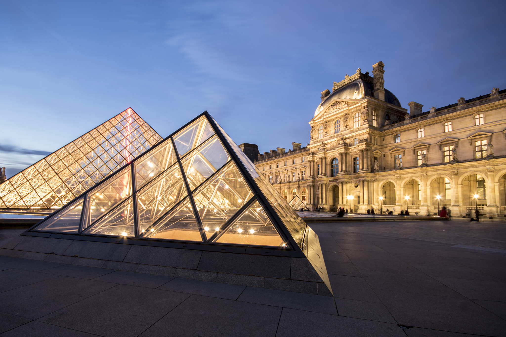 Sigma AF 10-20mm F4-5.6 EX DC sample photo. Louvre photography