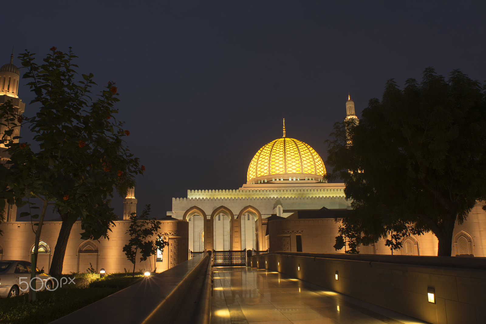 Nikon D7100 + Nikon AF Nikkor 20mm F2.8D sample photo. S,q grand mosque photography