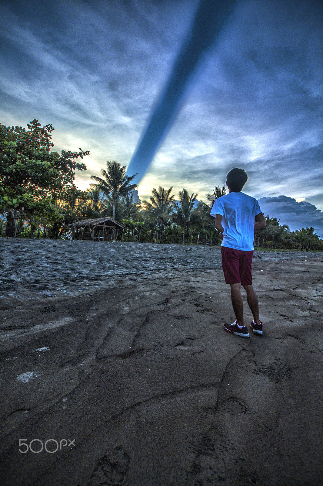 Canon EF-S 10-18mm F4.5–5.6 IS STM sample photo. Ufo photography
