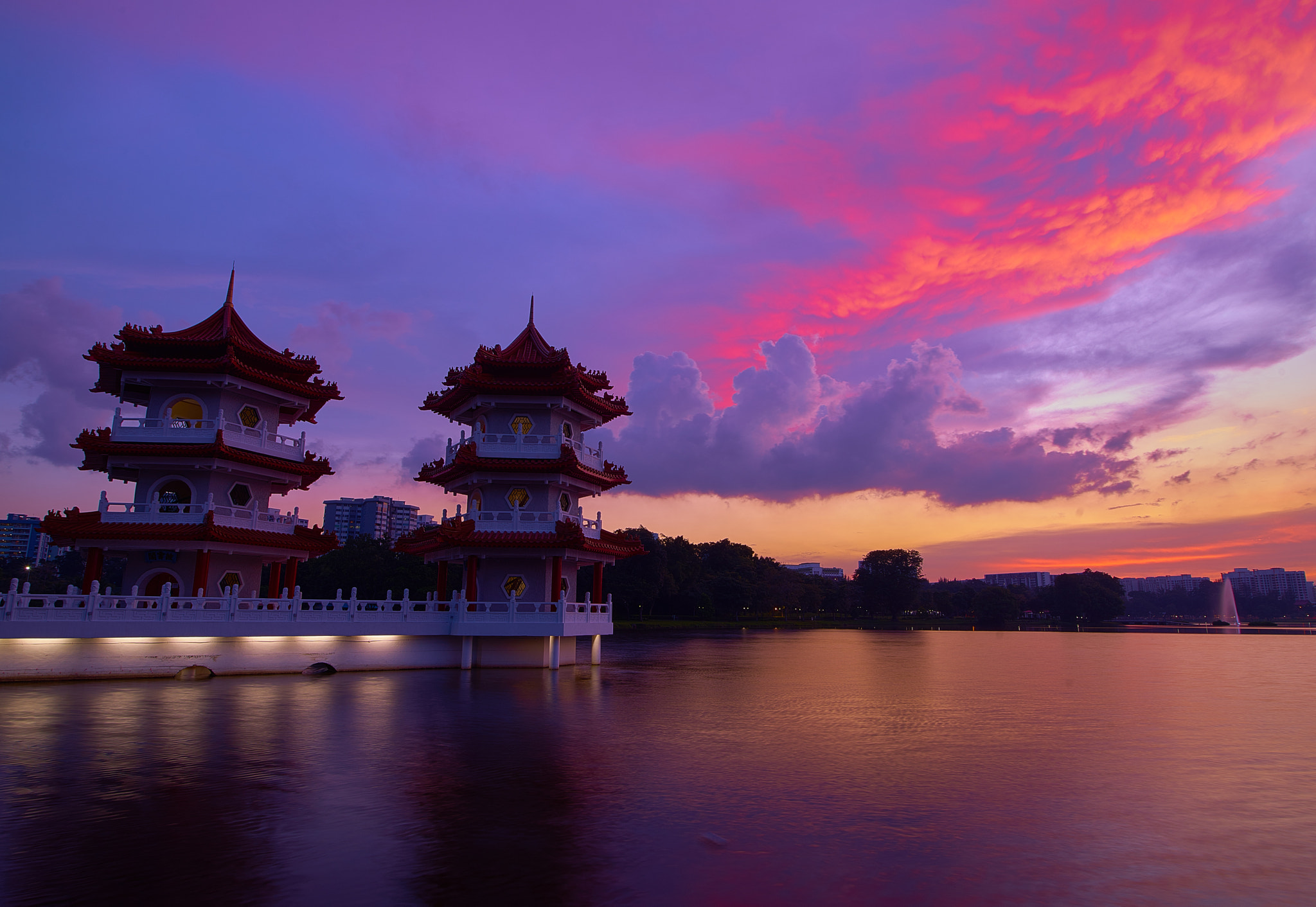 Sony a7R + 16-28mm F2.8 sample photo. Twins towers burning photography