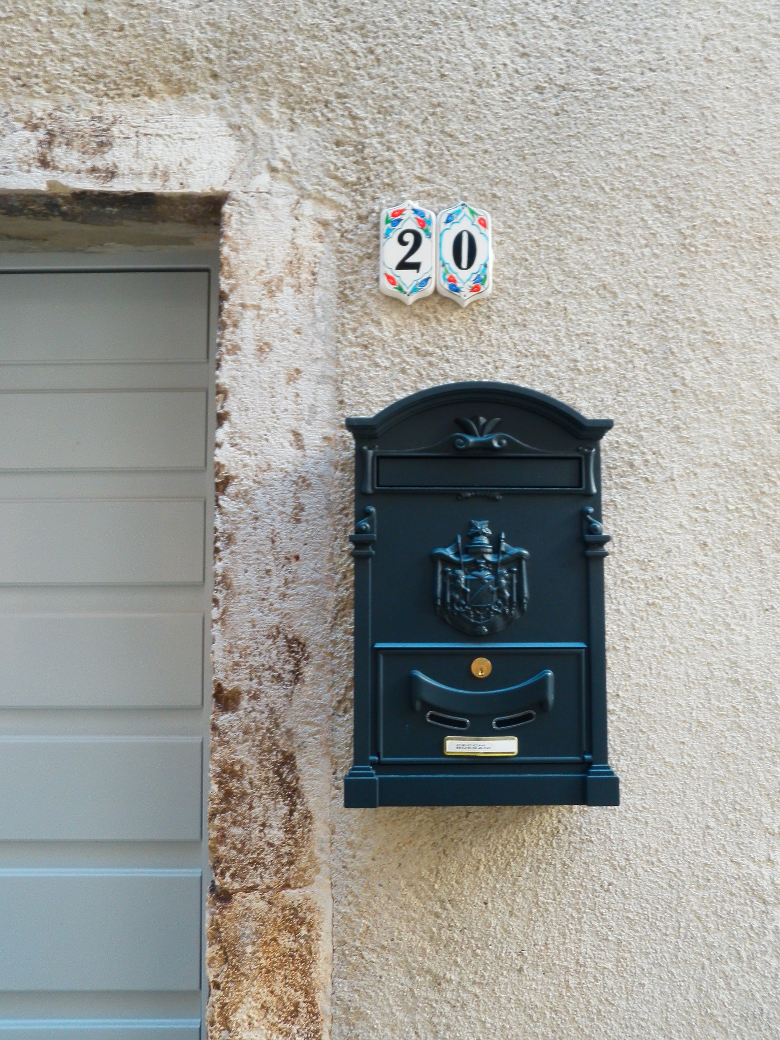 Olympus SZ-20 sample photo. Old mailbox photography