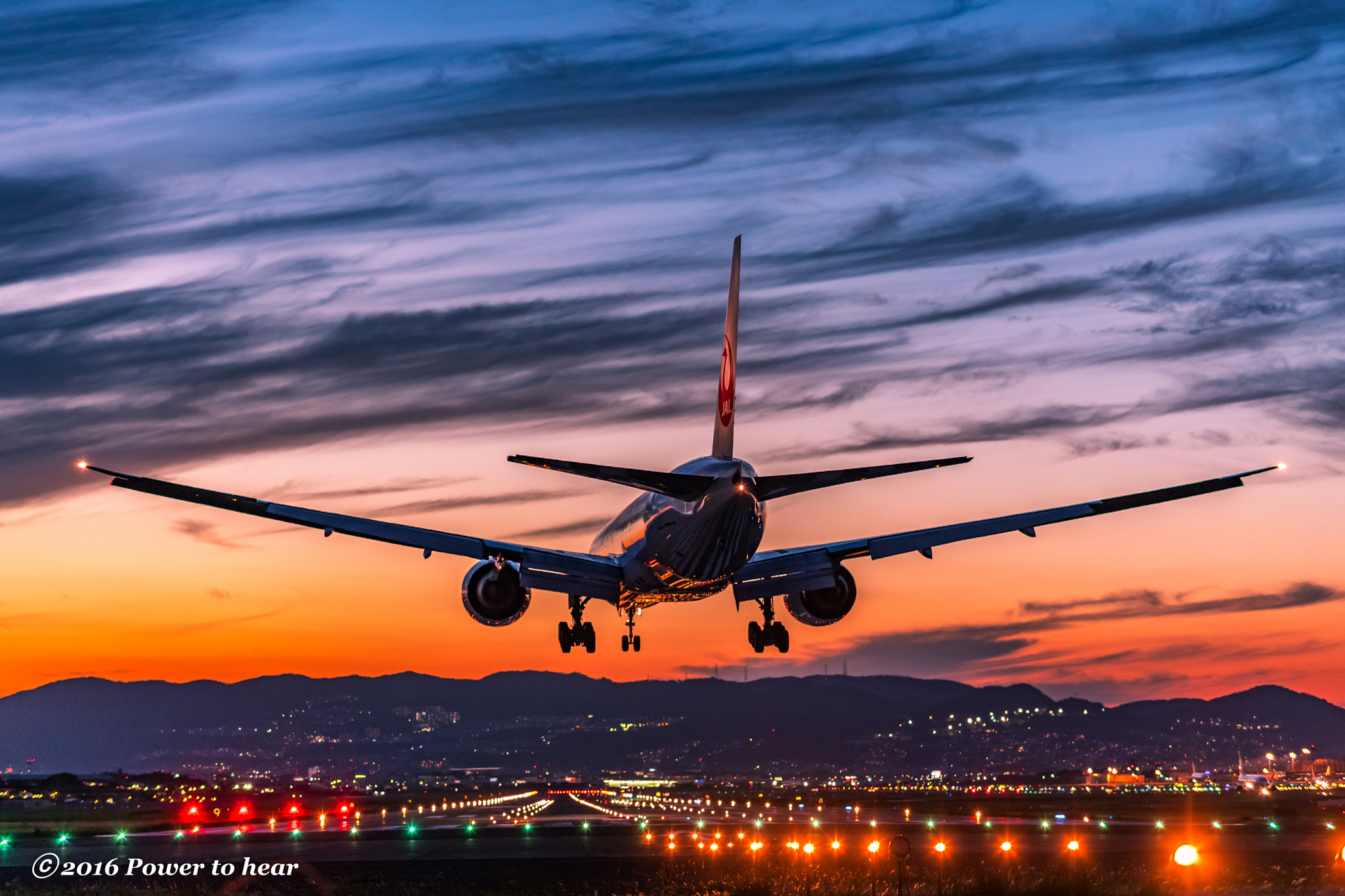 Nikon D5 + Nikon AF-S Nikkor 85mm F1.4G sample photo. Landing to the border of red and blue landscape b7 photography