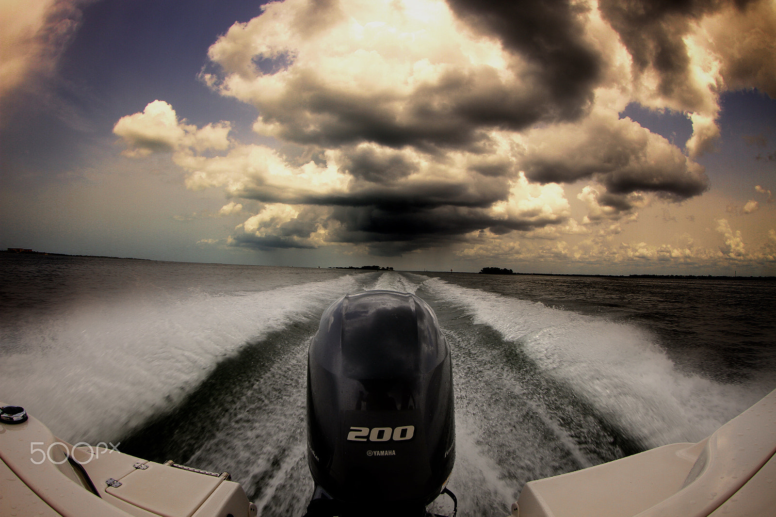 Canon EF 8-15mm F4L Fisheye USM sample photo. Escaping the storm photography