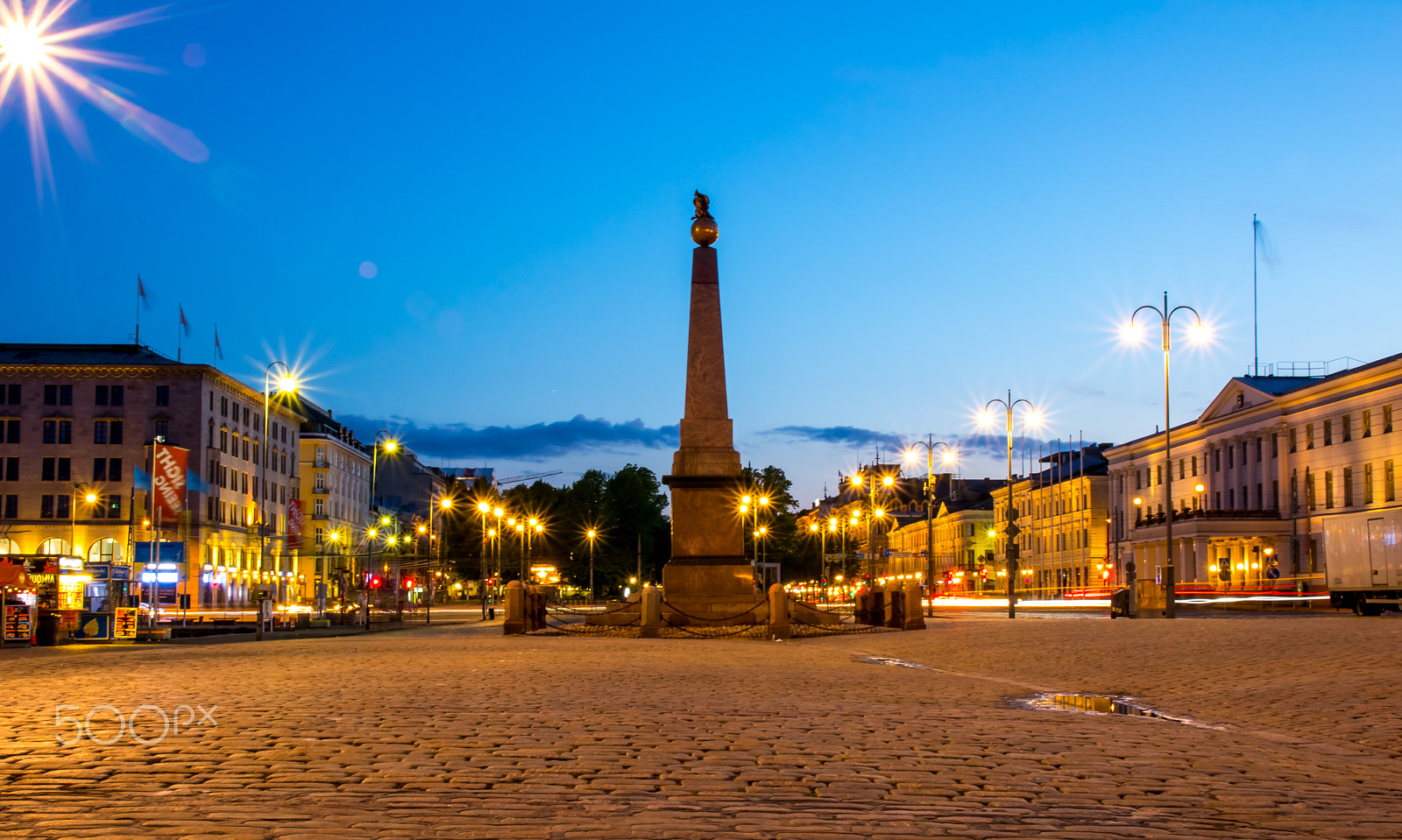Canon EOS 750D (EOS Rebel T6i / EOS Kiss X8i) sample photo. Market square at night.. photography