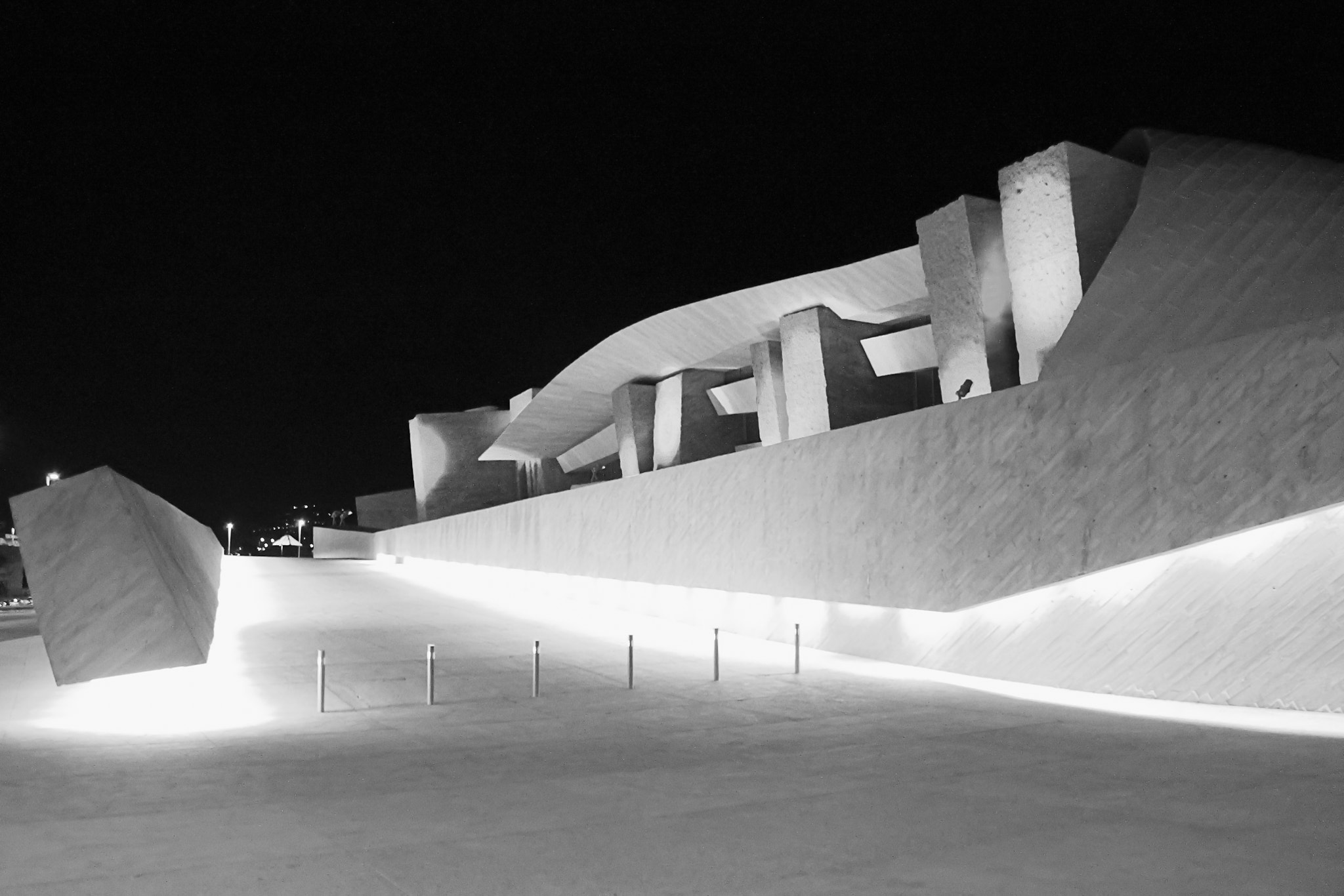 Canon EF-S 18-55mm F3.5-5.6 sample photo. Magma art and congress building photography