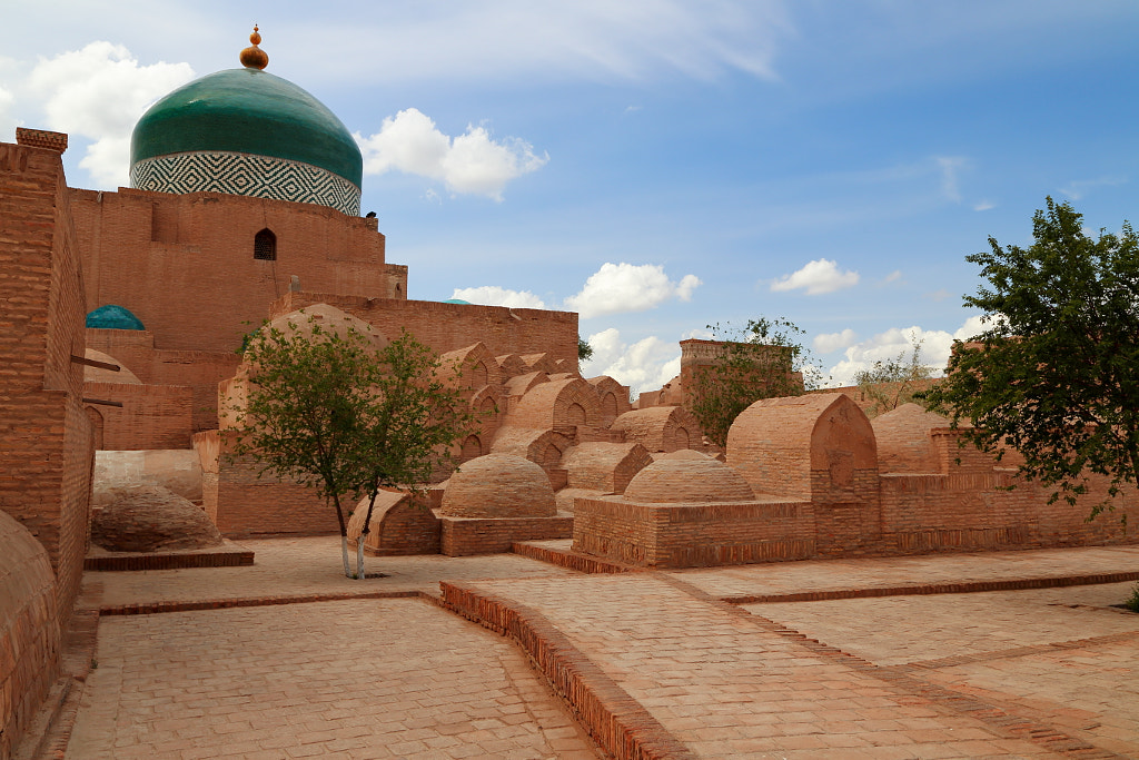 Pahlavan-Mahmud necropolis on the Ichan-Qala by Oleksandr Tabachnyi on 500px.com