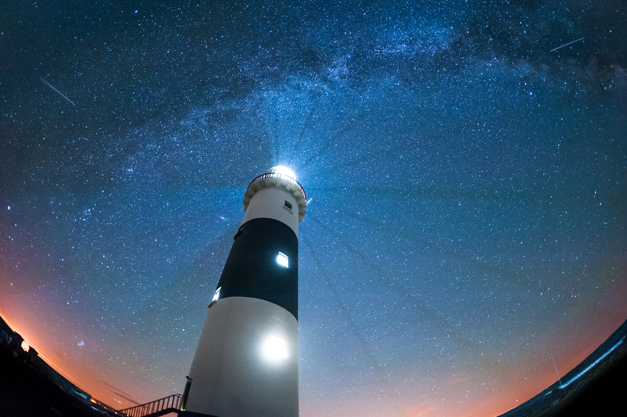 Nikon D700 + Sigma 15mm F2.8 EX DG Diagonal Fisheye sample photo. Inisheer lighthouse photography