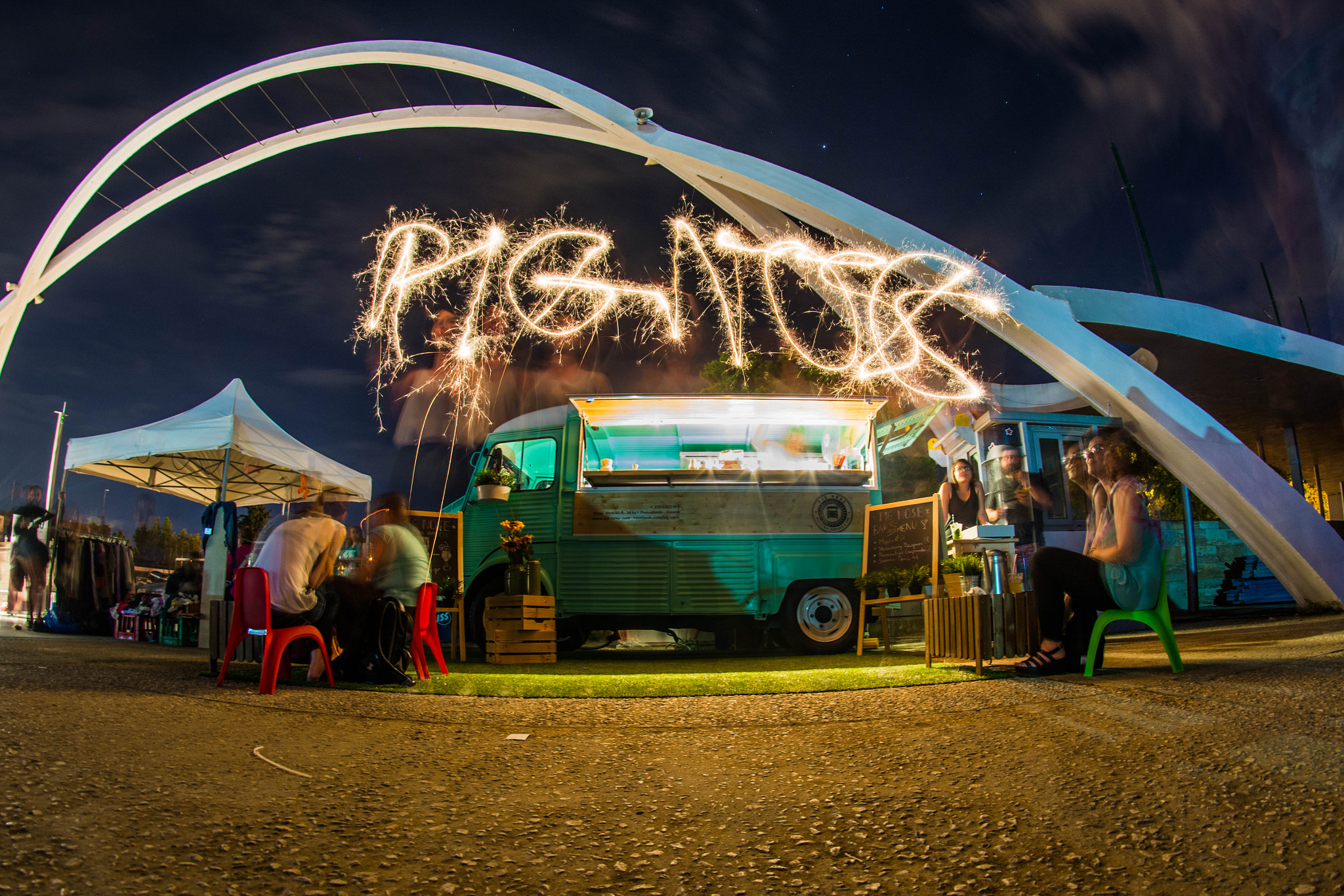 Nikon D5200 + Samyang 8mm F3.5 Aspherical IF MC Fisheye sample photo. Pig nose @ flea market photography