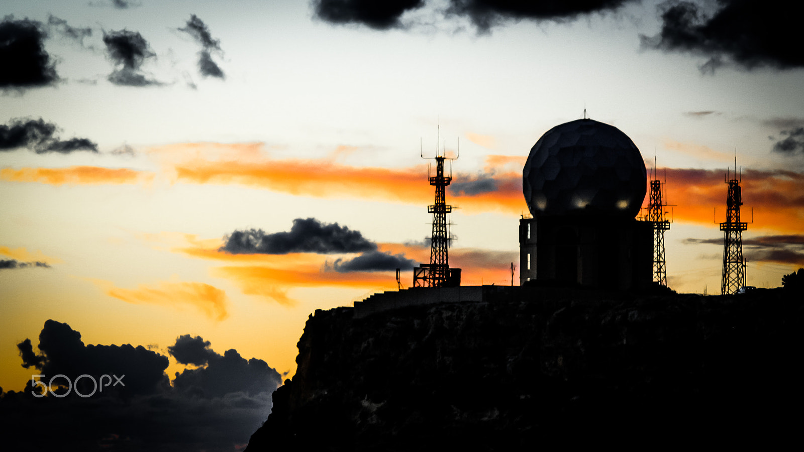 Sigma 70-300mm F4-5.6 APO DG Macro sample photo. Dingli sunset photography
