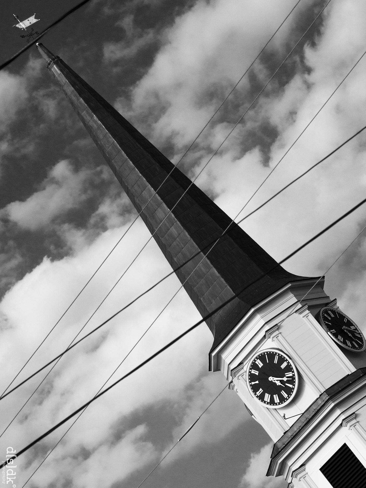 Olympus OM-D E-M5 + Olympus M.Zuiko Digital ED 75mm F1.8 sample photo. Clock tower photography