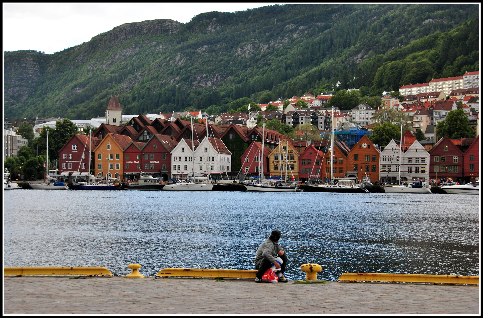 Nikon D3000 sample photo. The hanseatic wharf in bergen photography