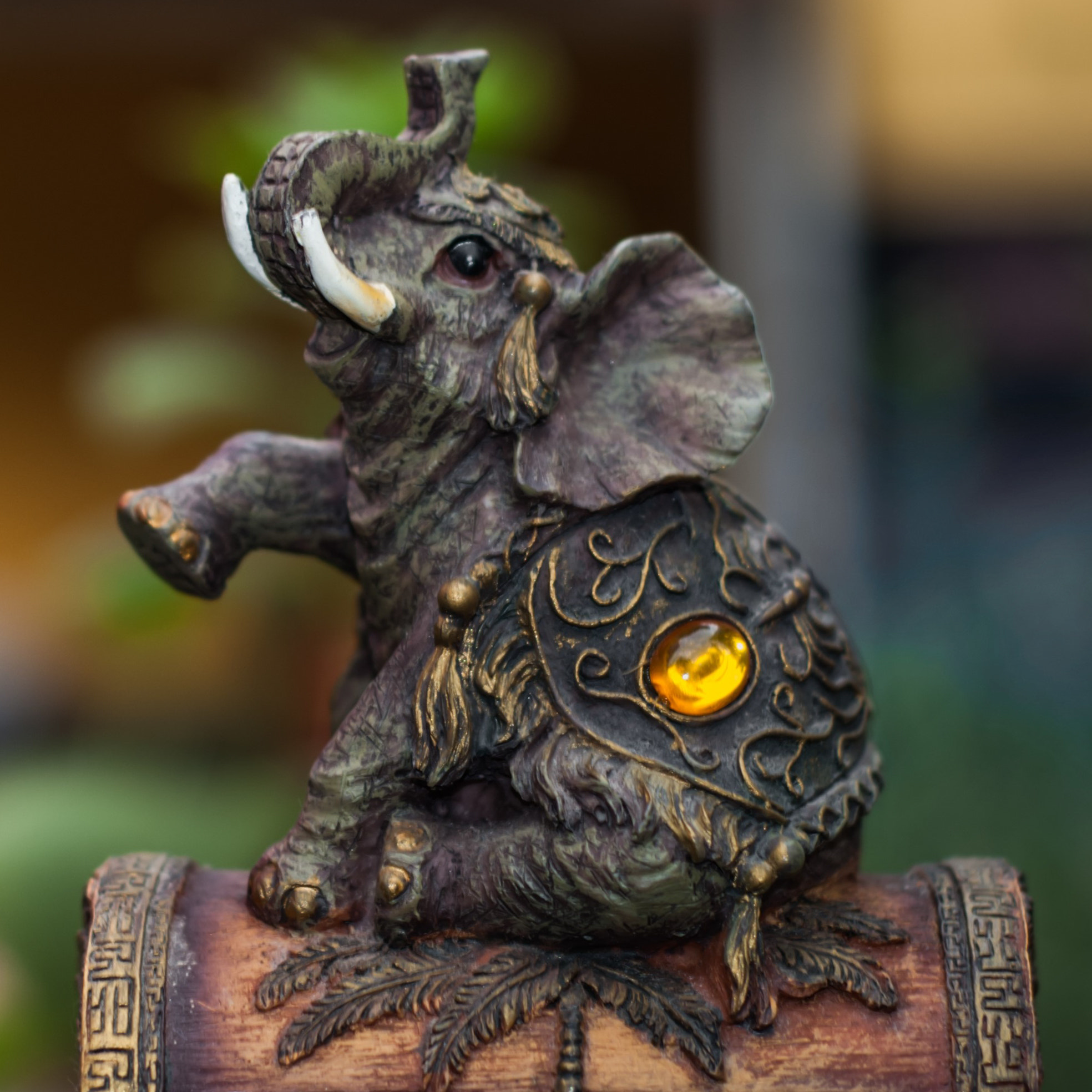 Nikon D60 + Nikon AF Nikkor 50mm F1.8D sample photo. Elephant statue photography