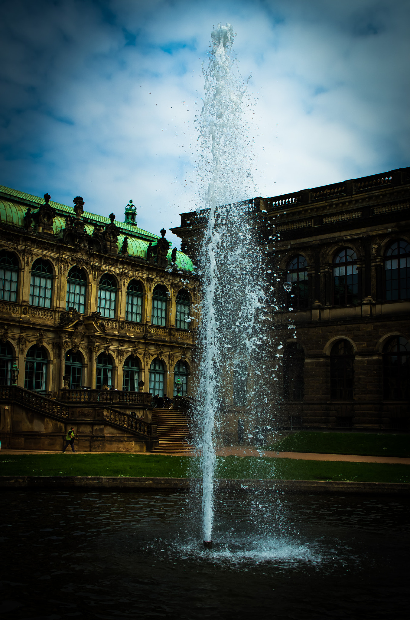 Tamron AF 18-200mm F3.5-6.3 XR Di II LD Aspherical (IF) Macro sample photo. Fountain in the zwinger of dresden photography
