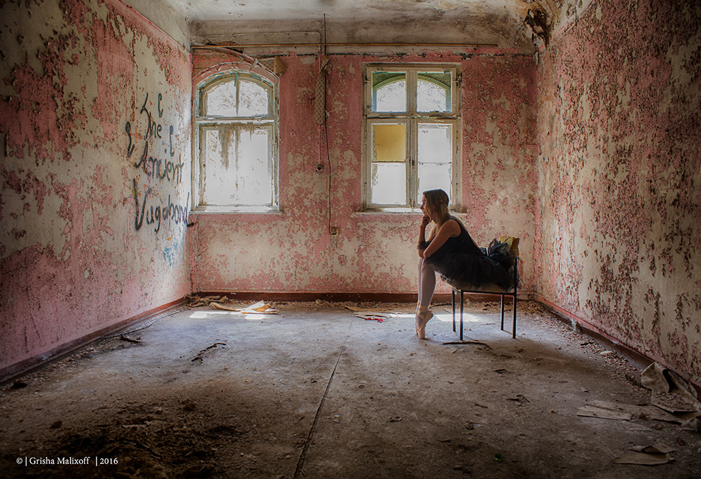 Canon EF 28-90mm f/4-5.6 sample photo. ...ballerina.urban project... photography