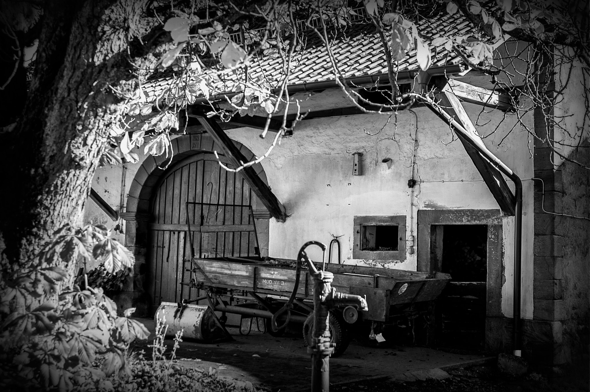 Sigma 17-70mm F2.8-4 DC Macro HSM | C sample photo. Barn photography