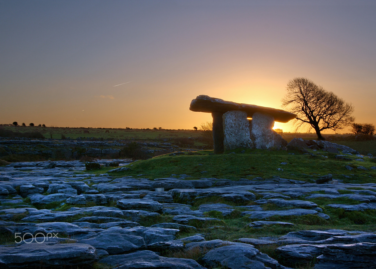 Canon EOS 1000D (EOS Digital Rebel XS / EOS Kiss F) sample photo. Poulnabrone sunrise photography