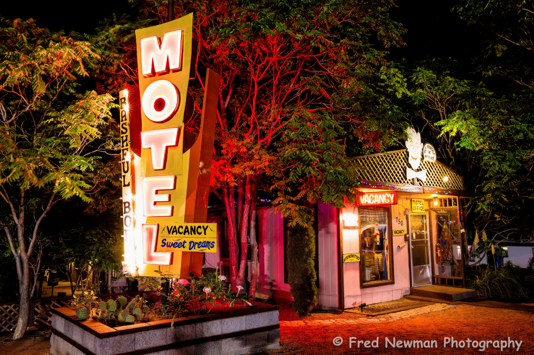 Summarit-S 35 sample photo. Bashful bob's motel photography