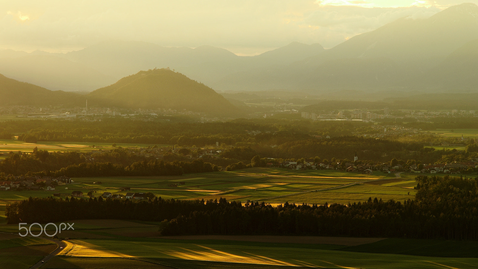 Pentax K-50 + Sigma 50-200mm F4-5.6 DC OS HSM sample photo. Long shadows in the landscape photography