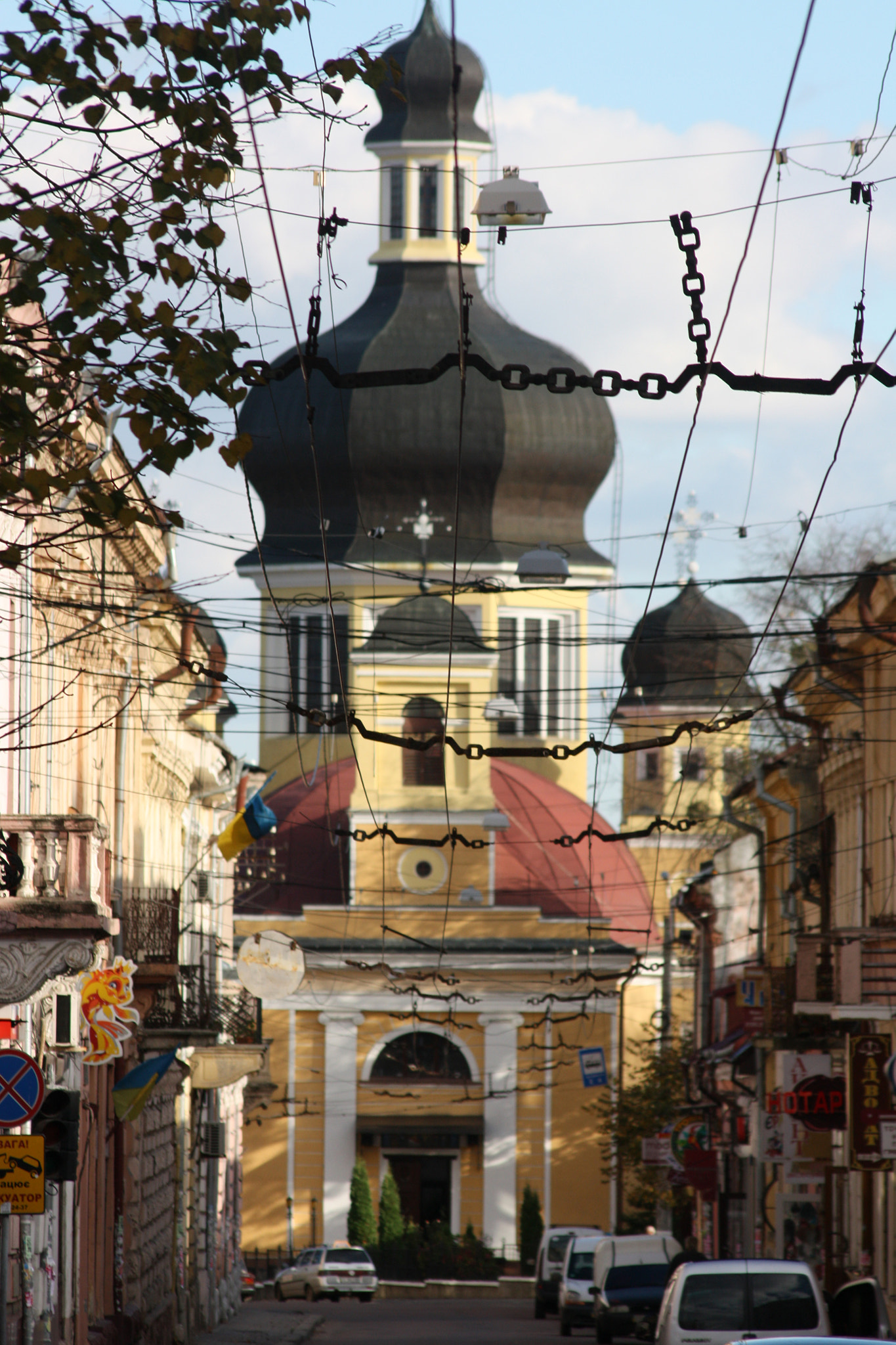 Canon EOS 450D (EOS Rebel XSi / EOS Kiss X2) sample photo. Tram + church photography