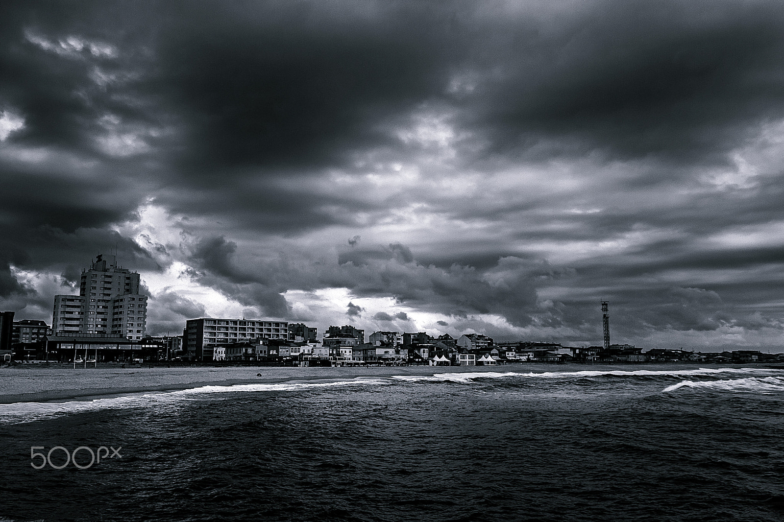 Canon EOS 500D (EOS Rebel T1i / EOS Kiss X3) sample photo. Seaside town planted. photography