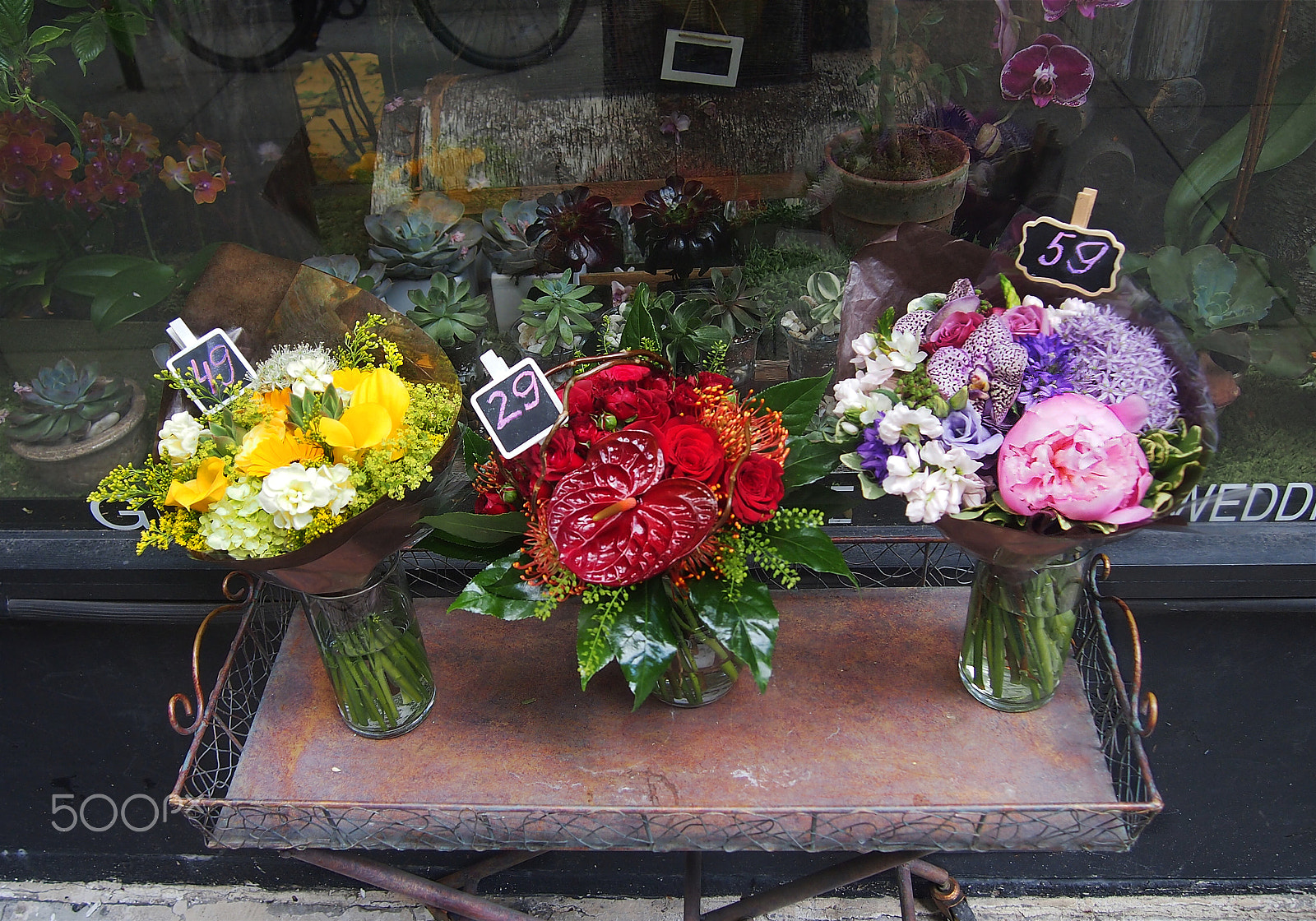 Olympus PEN E-P3 sample photo. Shop flowers photography