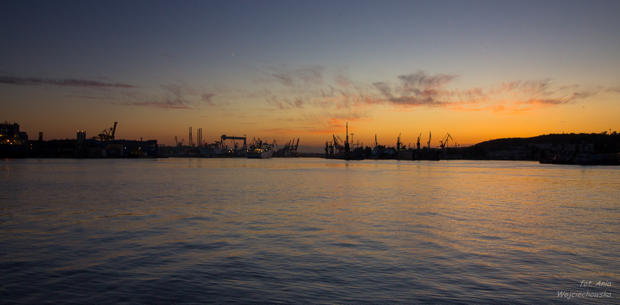 Canon EOS 600D (Rebel EOS T3i / EOS Kiss X5) + Canon EF-S 10-18mm F4.5–5.6 IS STM sample photo. Shipyard in gdynia photography