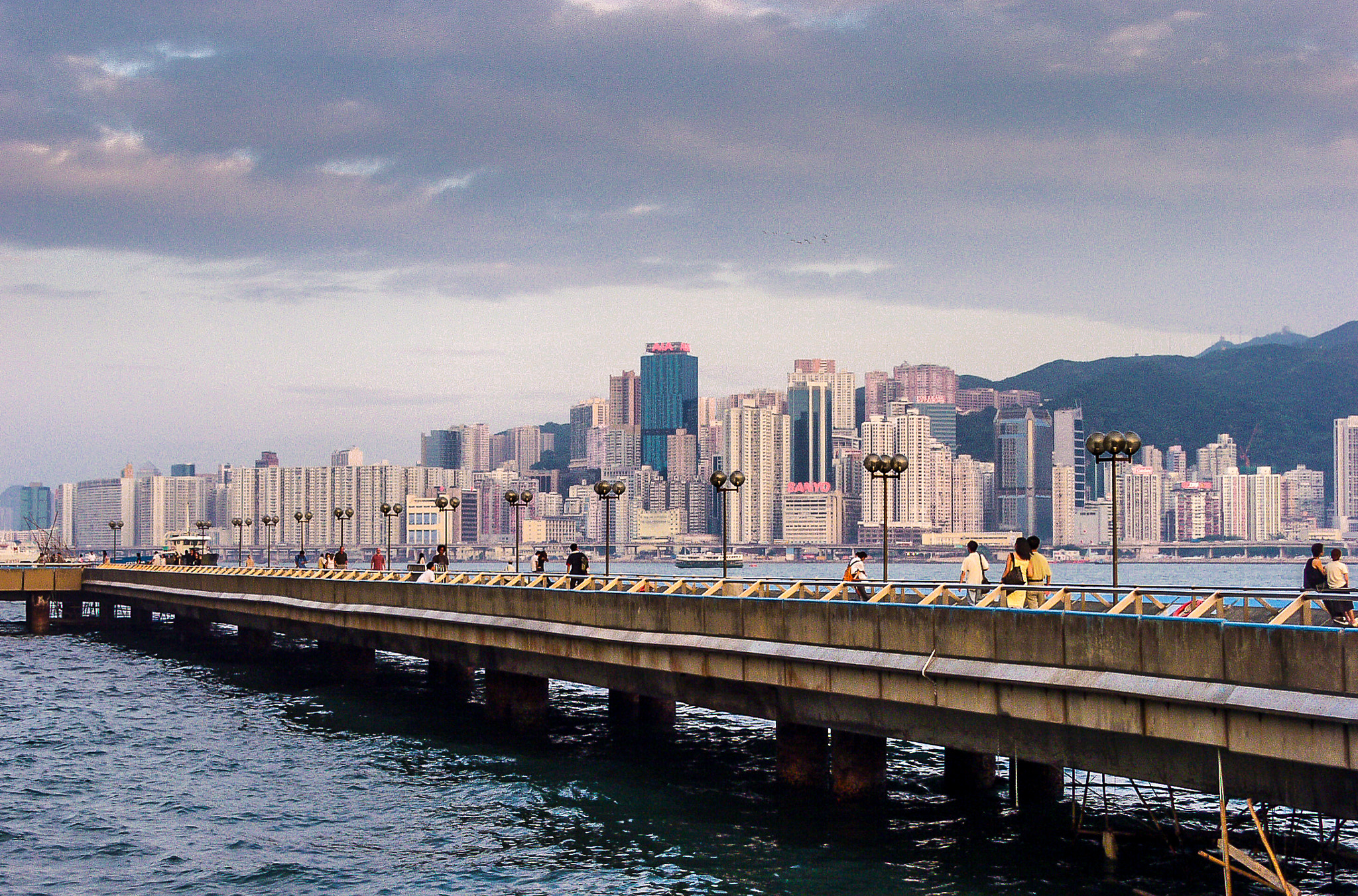 Olympus E-10 sample photo. Hong kong harbor photography