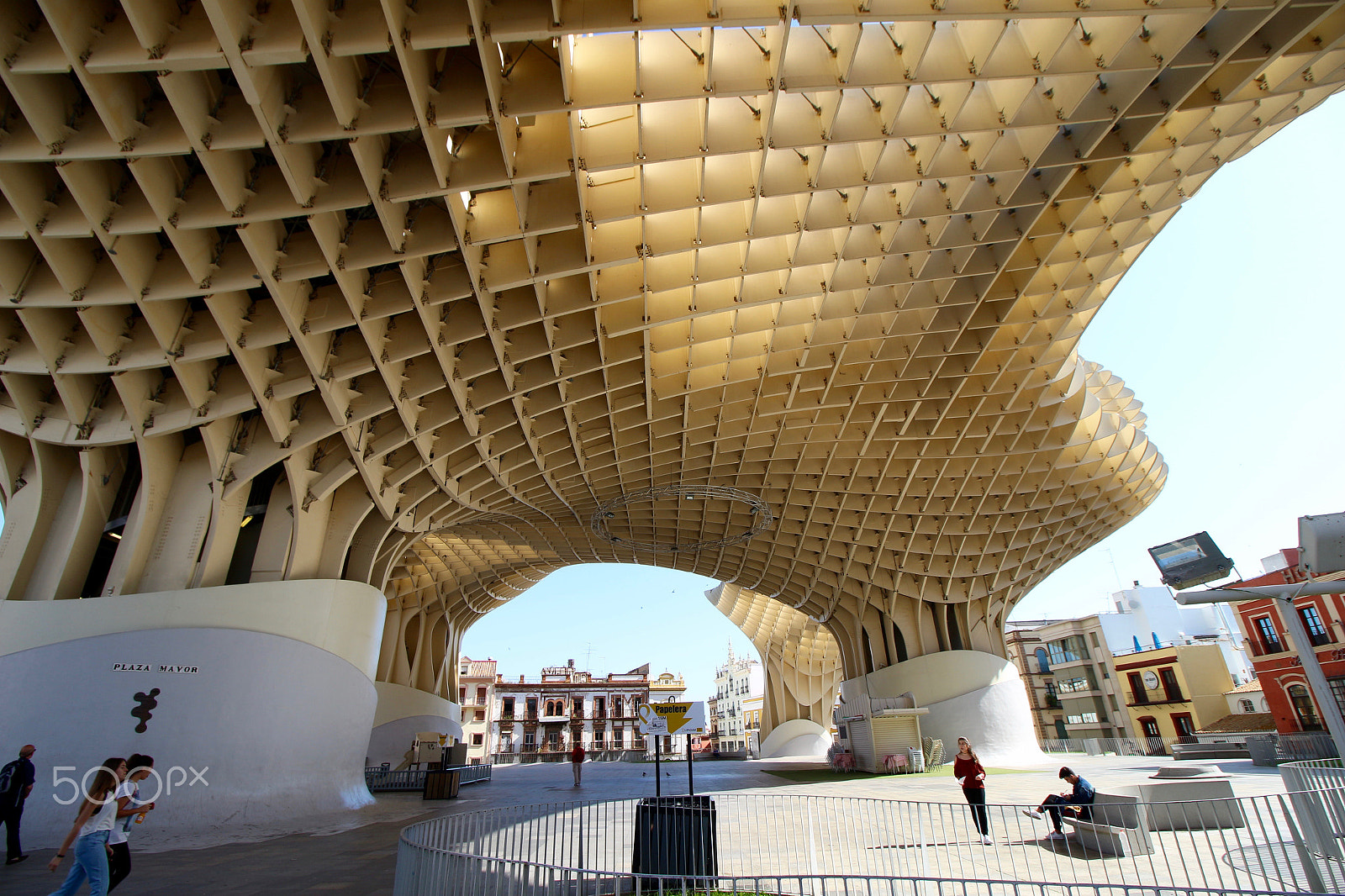 Canon EOS 700D (EOS Rebel T5i / EOS Kiss X7i) + Canon EF-S 10-18mm F4.5–5.6 IS STM sample photo. Metropol parasol in sevilha photography