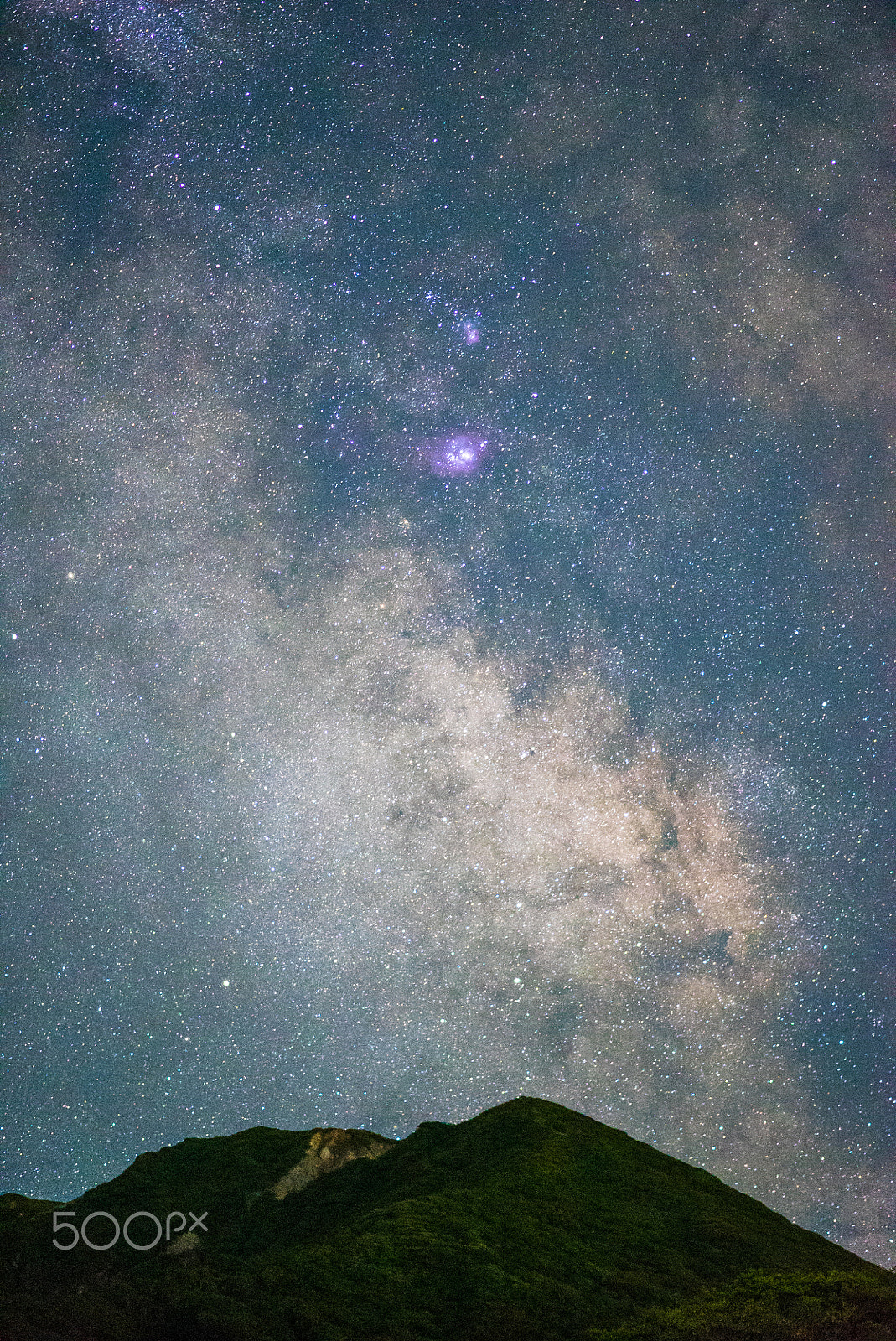 Sony Sonnar T* 135mm F1.8 ZA sample photo. Mt.daisen with milkyway (tottori.japan) photography