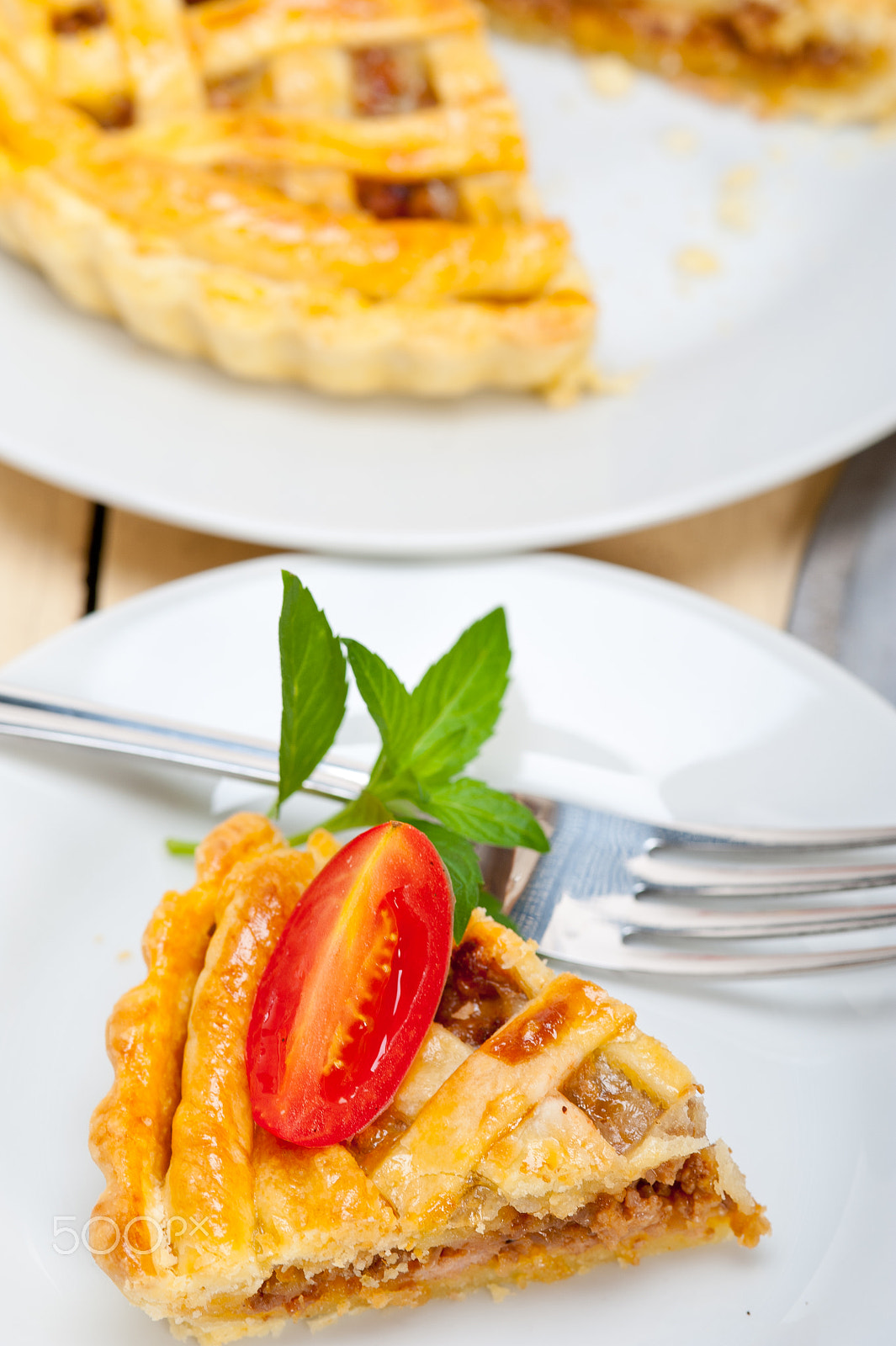 Nikon D700 + AF Micro-Nikkor 105mm f/2.8 sample photo. Home made beef pie photography