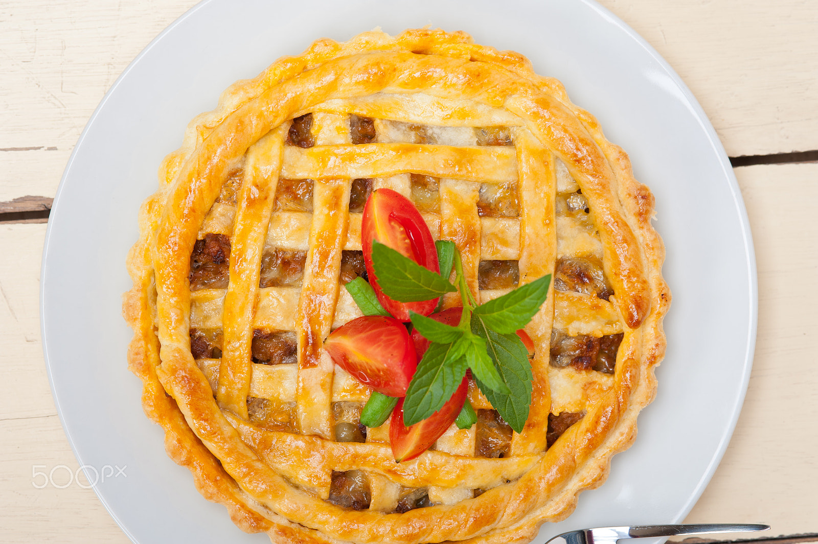 Nikon D700 + AF Micro-Nikkor 105mm f/2.8 sample photo. Home made beef pie photography