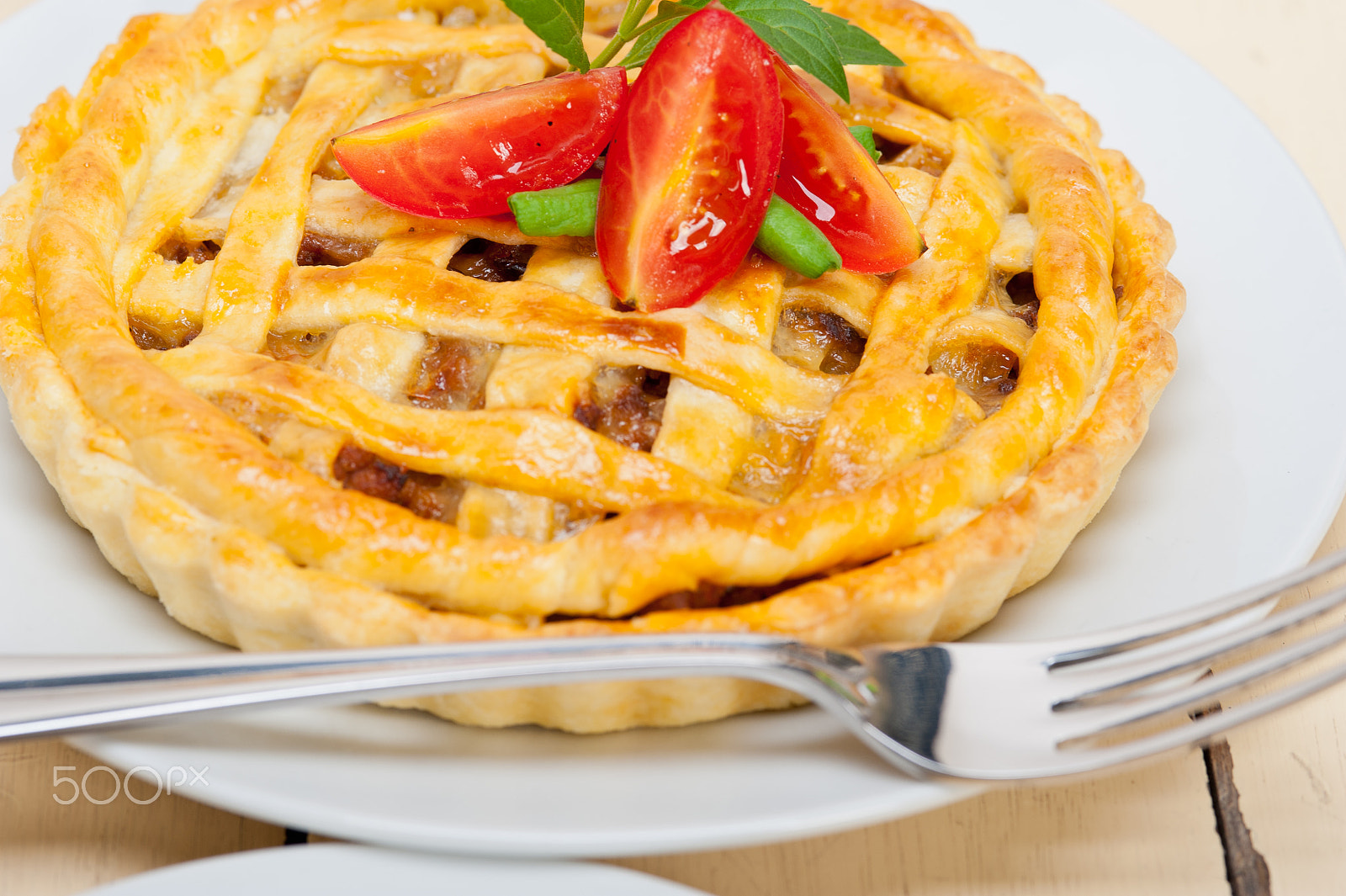 Nikon D700 + AF Micro-Nikkor 105mm f/2.8 sample photo. Home made beef pie photography