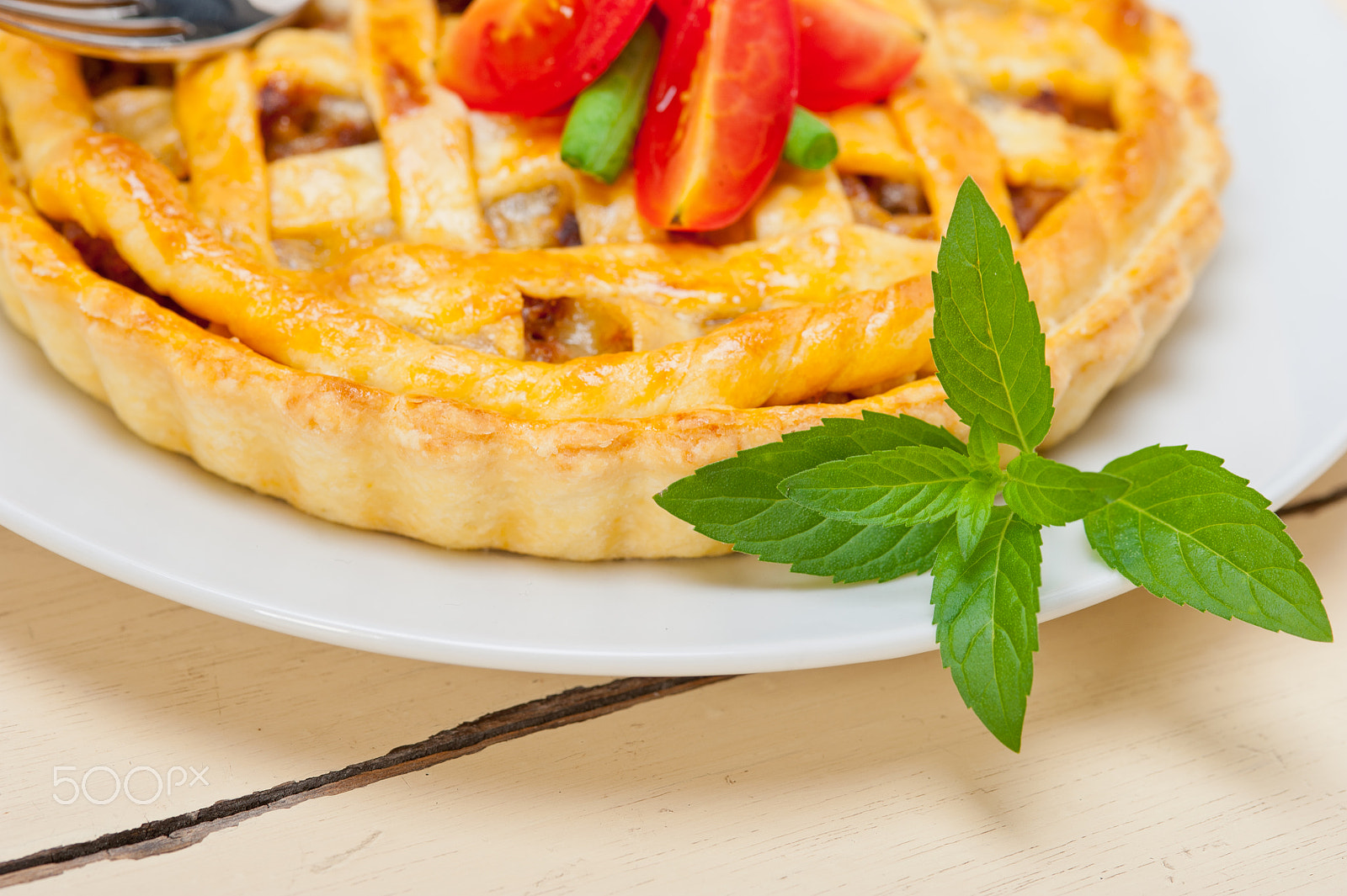 Nikon D700 + AF Micro-Nikkor 105mm f/2.8 sample photo. Home made beef pie photography